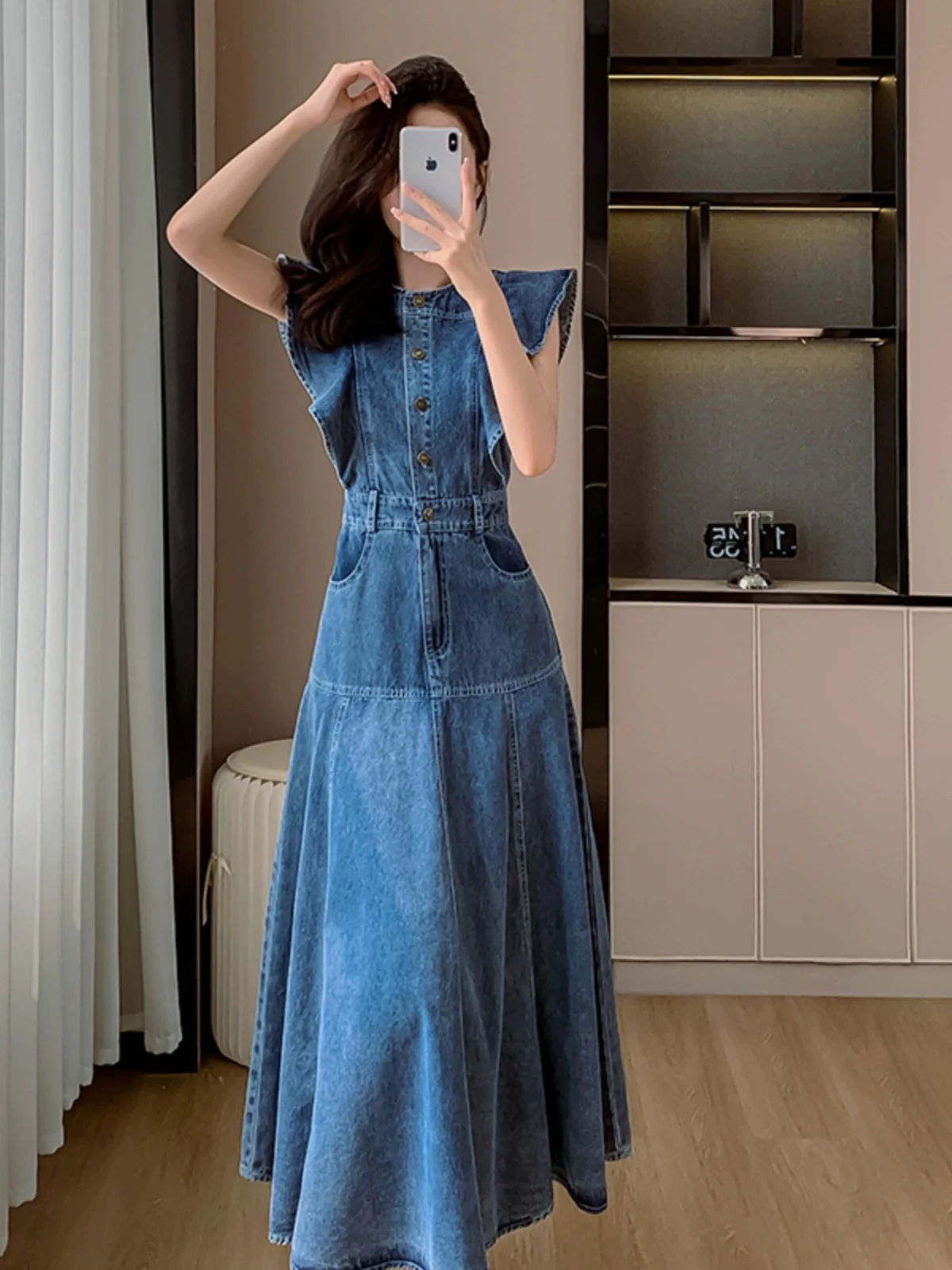 Retro Hong Kong style denim dress for women with summer design, waist slimming, casual temperament, flying sleeves, sleeveless long skirt - EHAORUI