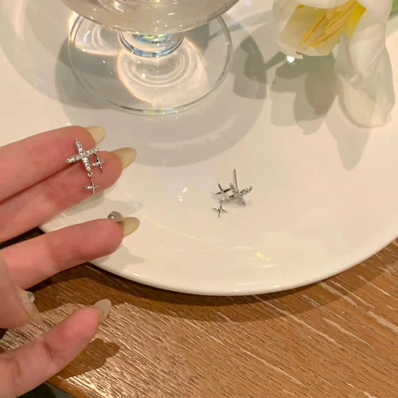 Exquisite and simple four-pointed star earrings for women, high-end diamond earrings without piercings, ear clips, versatile new earrings - EHAORUI