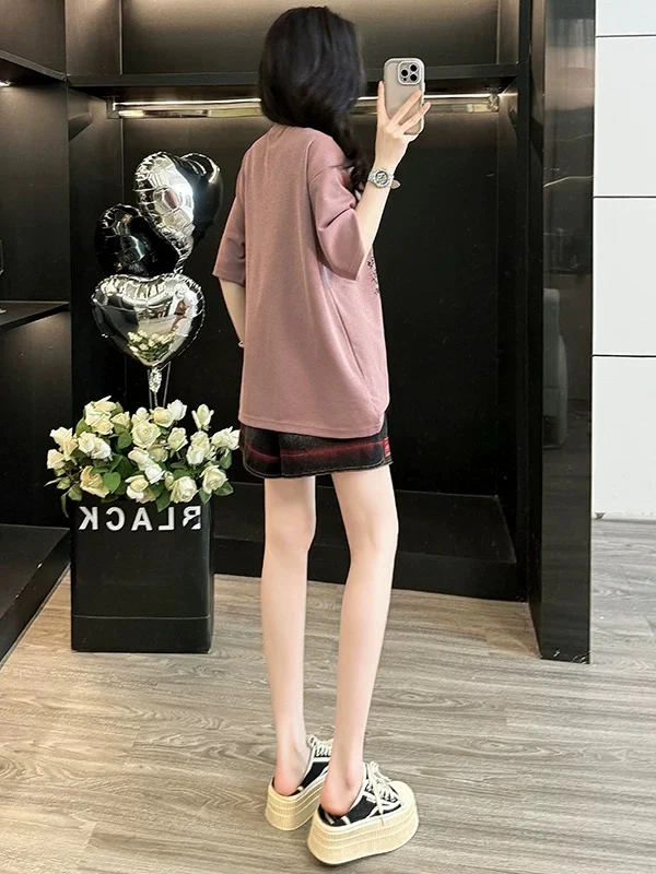 Fashionable and age-reducing leisure sports suit for women in summer, playful and cute, slimming short-sleeved T-shirt and denim shorts, two-piece suit - EHAORUI