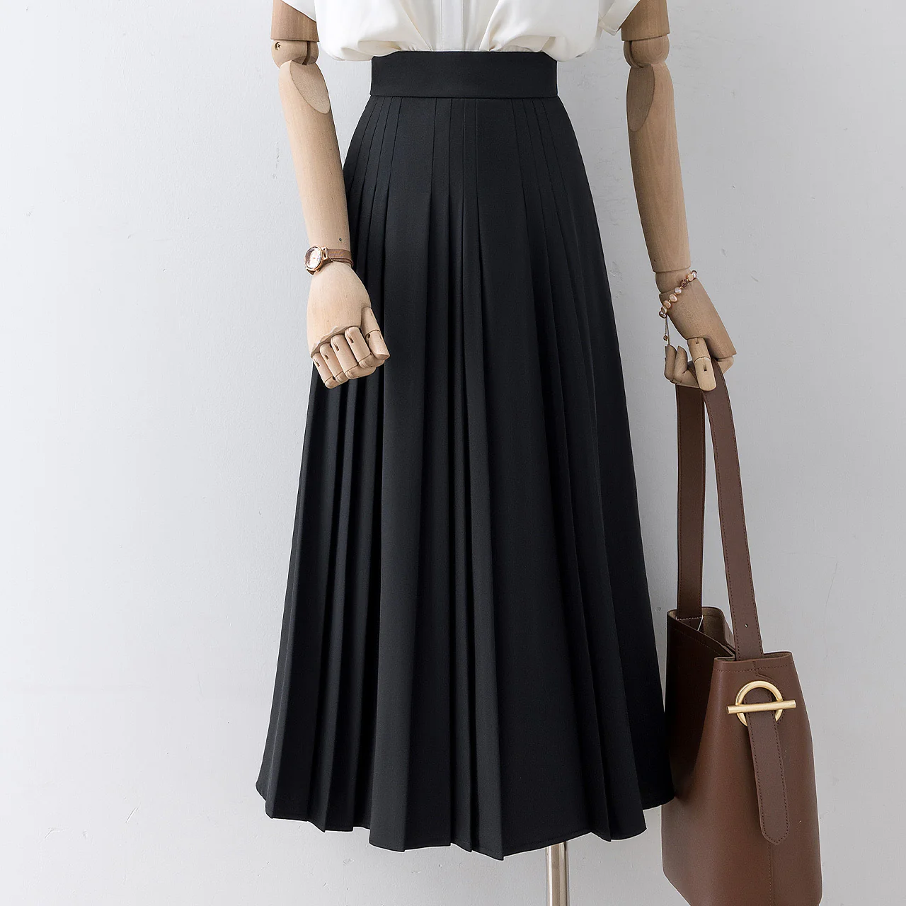 Black pleated skirt 2022 new high waist mid-length skirt women's summer design sense niche a-line skirt covering hips - EHAORUI