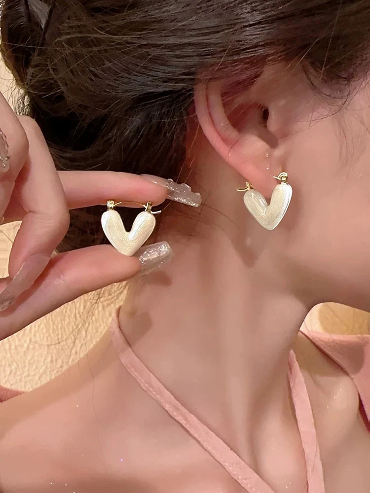 Light luxury and high-end white glaze love earrings for women, small and exquisite fashionable earrings 2023 new trendy earrings - EHAORUI
