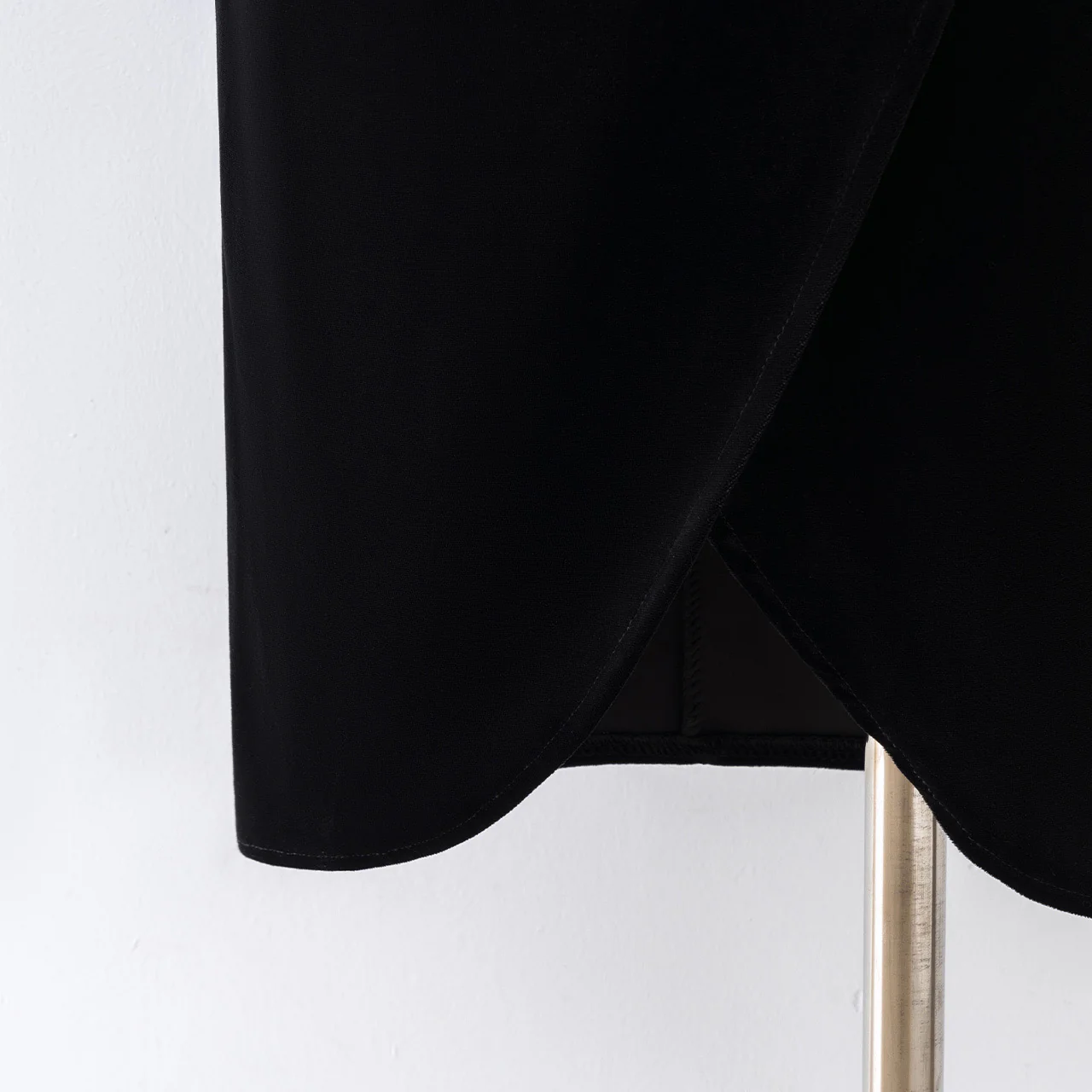 Black high-waisted velvet skirt women's autumn and winter 2022 new bag hip mid-length a-line skirt gold velvet bag skirt - EHAORUI