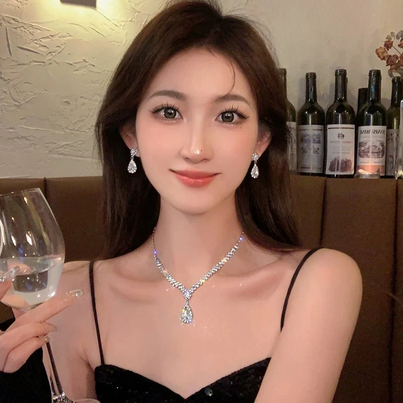 Full diamond flashing water drop tassel necklace women's light luxury niche design choker high-end clavicle chain necklace trend - EHAORUI