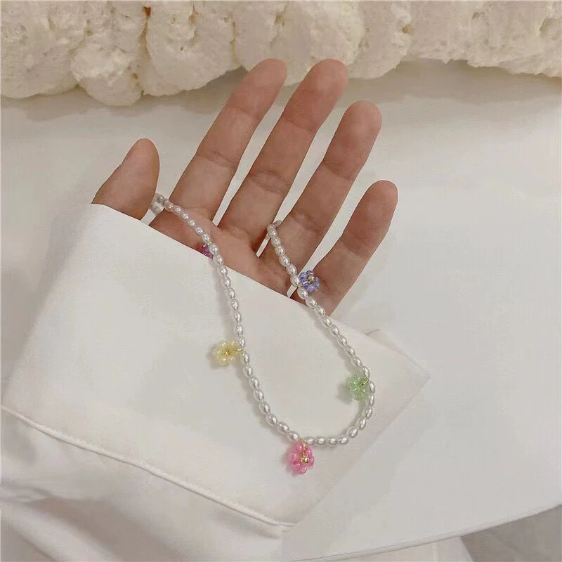 Small rainbow flower necklace ~ sweet girl atmosphere beaded necklace clavicle chain ins style playful and cute necklace jewelry - EHAORUI