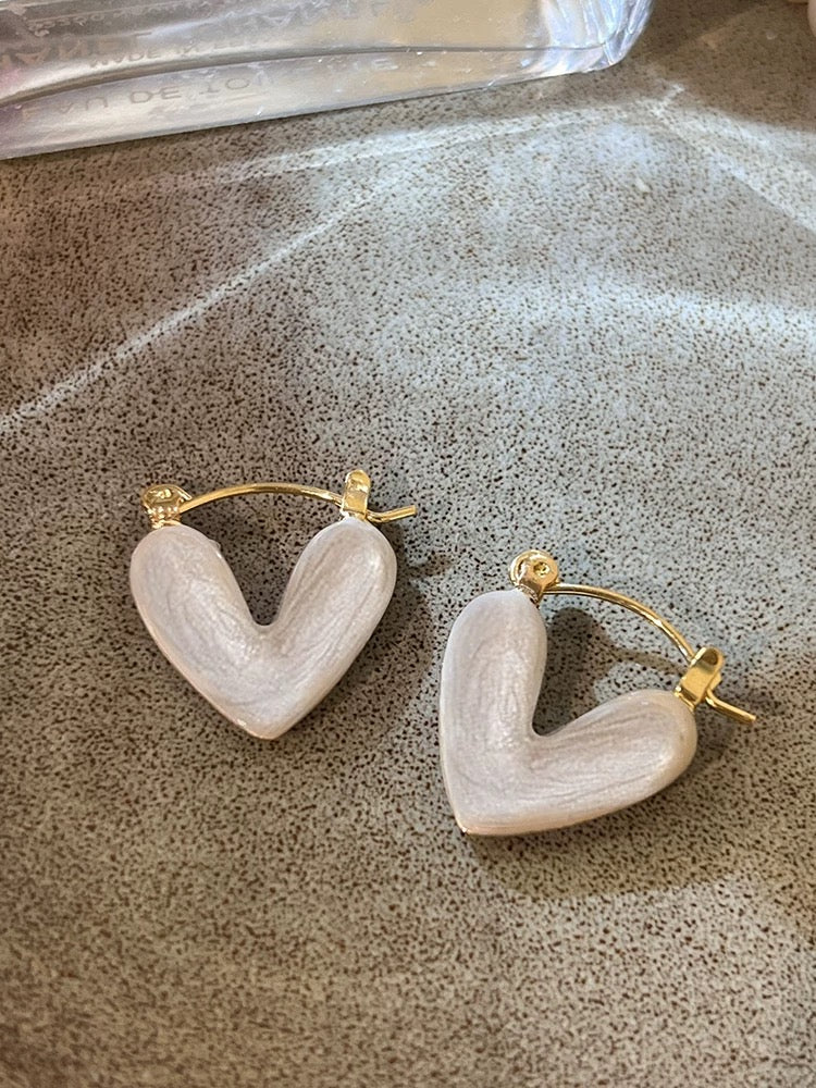 Light luxury and high-end white glaze love earrings for women, small and exquisite fashionable earrings 2023 new trendy earrings - EHAORUI