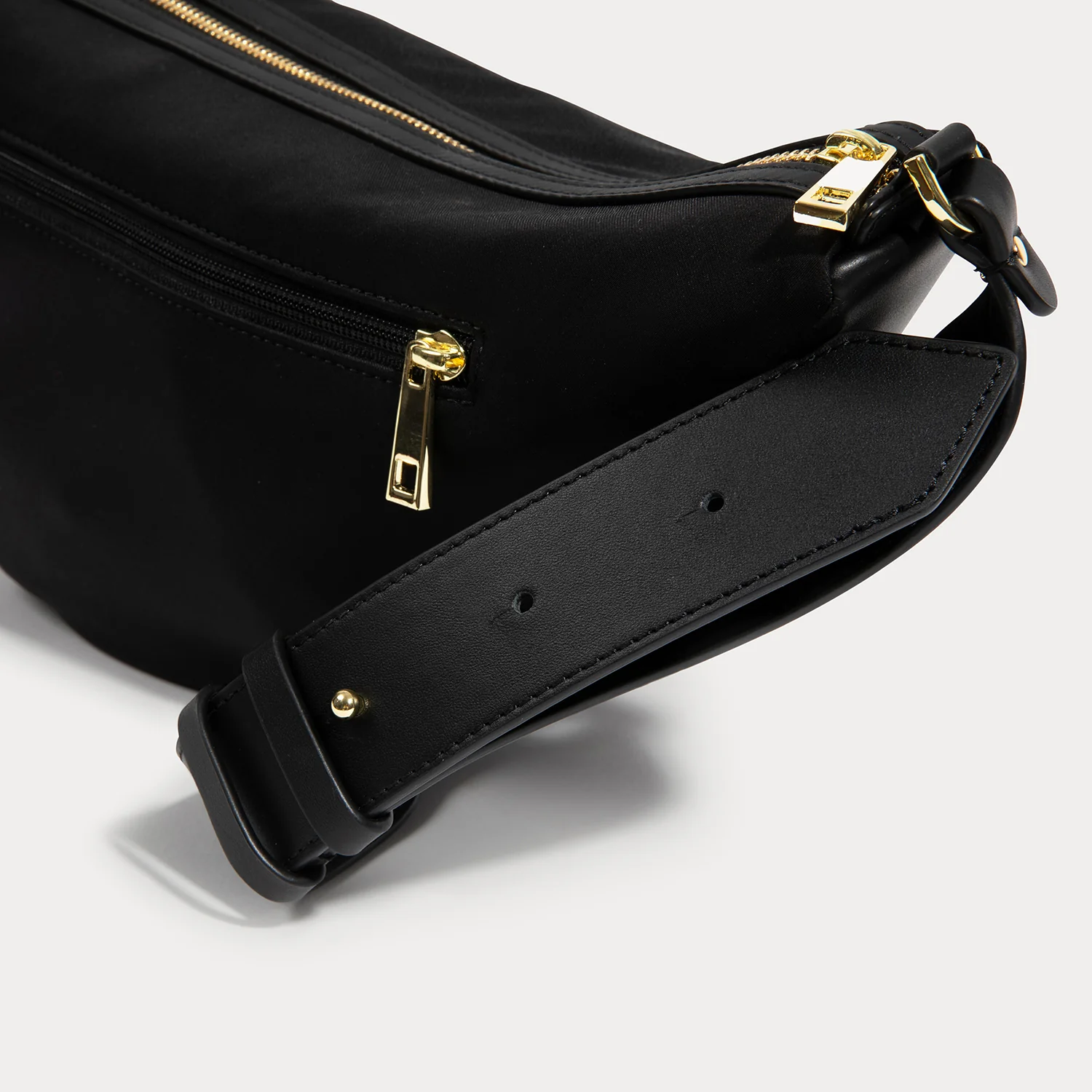 Daphne Half Moon Bag - Black/Gold - republicanstateiDaphne Half Moon Bag - Black/Gold - republicanstatei