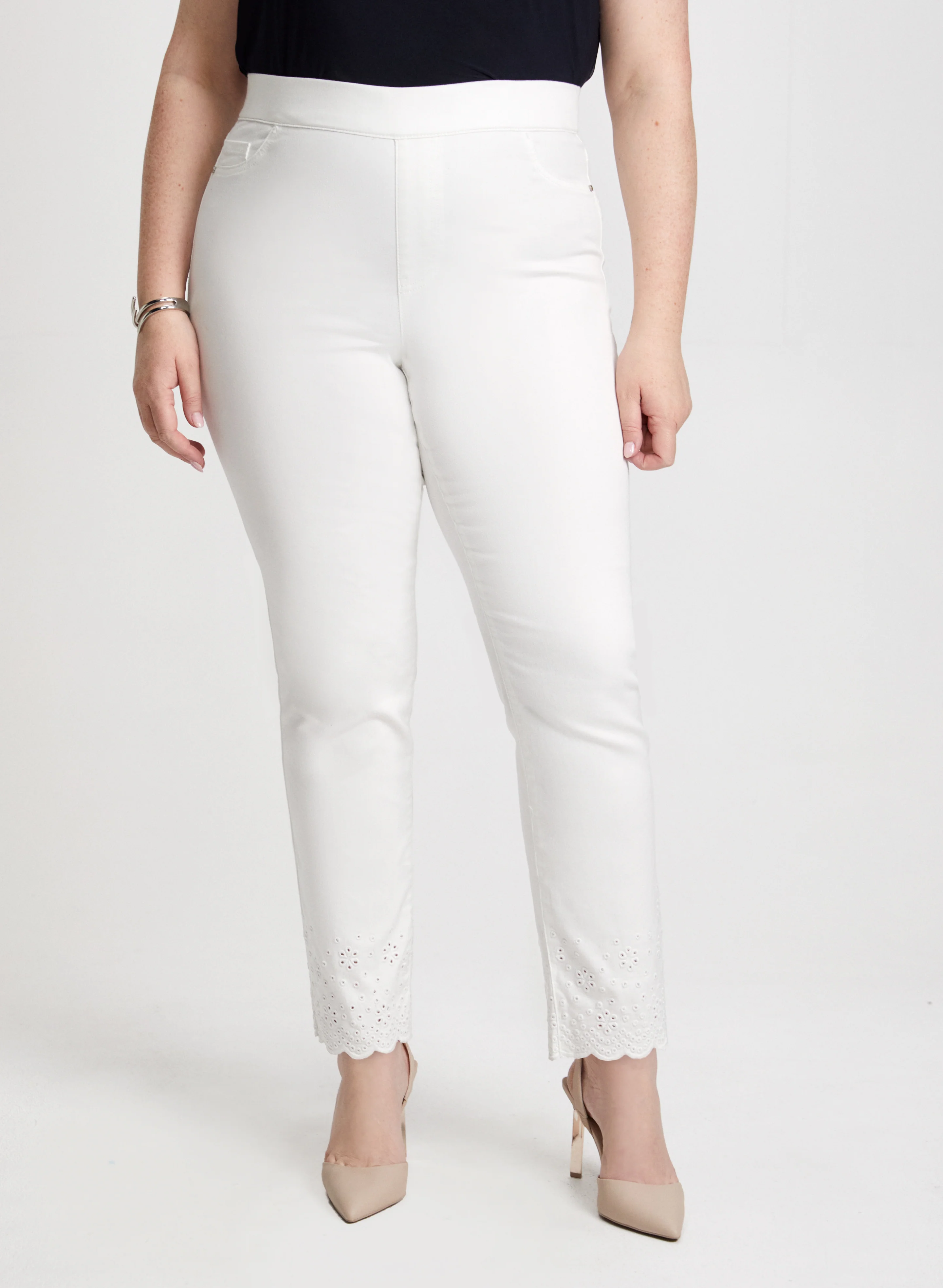 Embroidered Pull-On Jeans - republicanstateiEmbroidered Pull-On Jeans - republicanstatei
