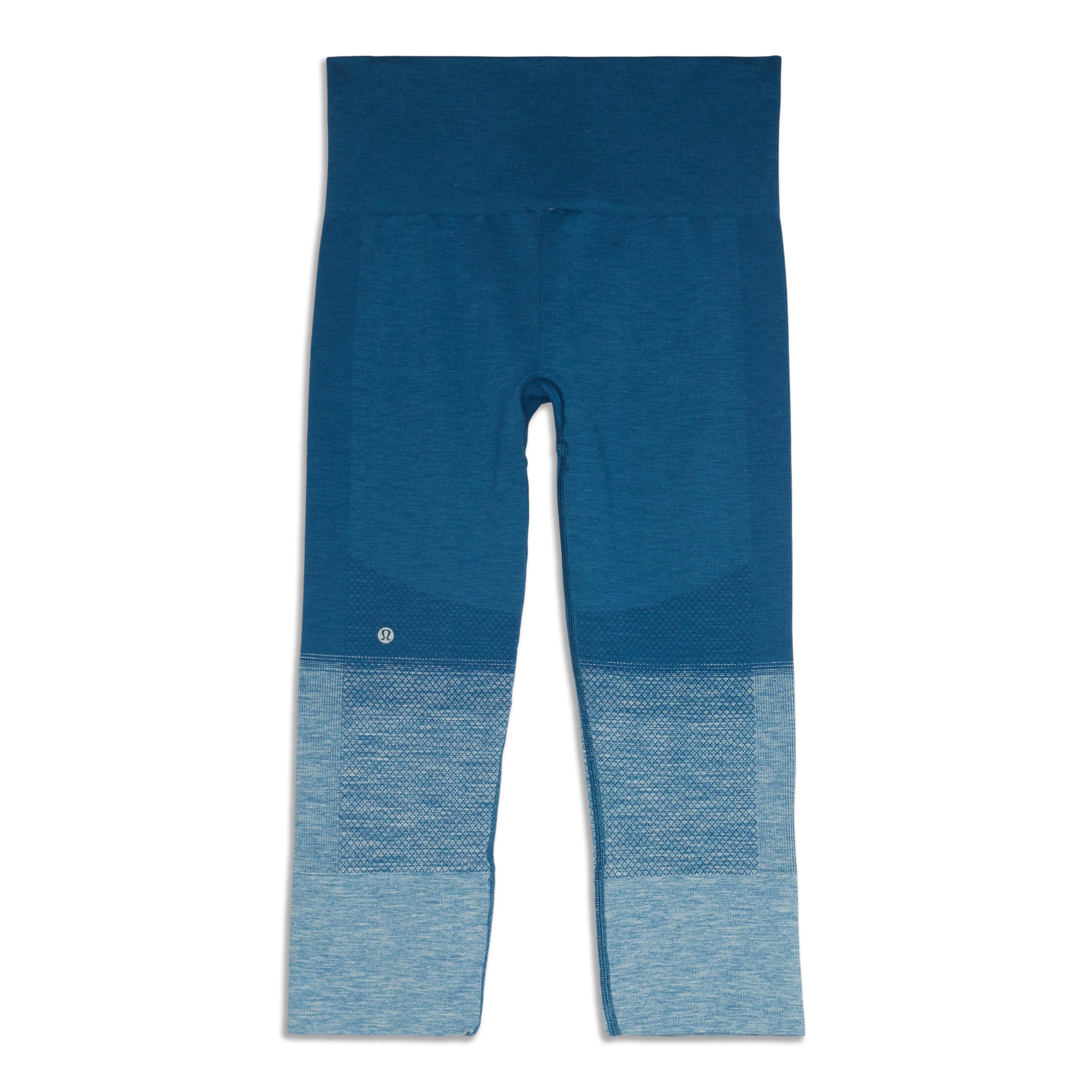 Seamlessly Street Crop - Resale - republicanstateiSeamlessly Street Crop - Resale - republicanstatei