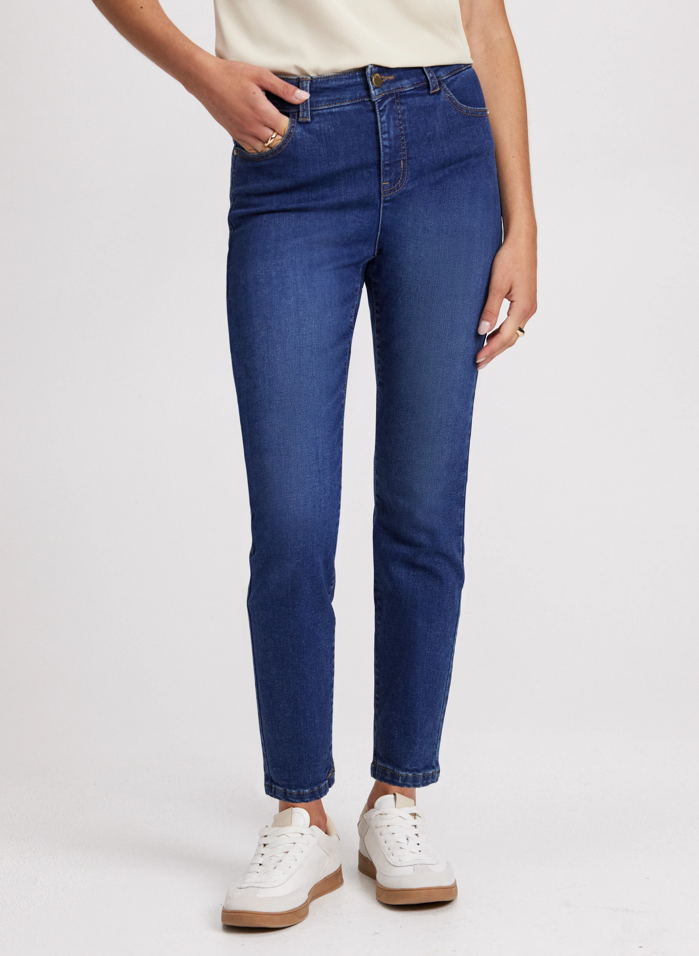 Essential Slim Leg Jeans - republicanstateiEssential Slim Leg Jeans - republicanstatei
