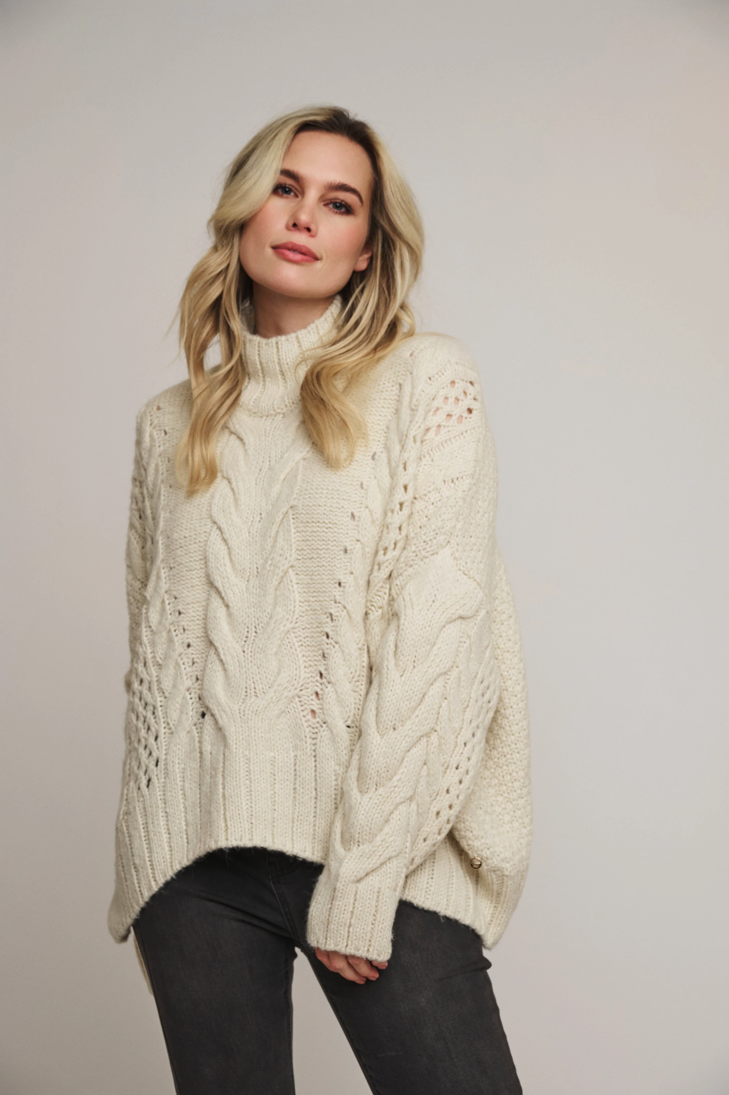 Kelson Turtleneck Sweater - republicanstateiKelson Turtleneck Sweater - republicanstatei