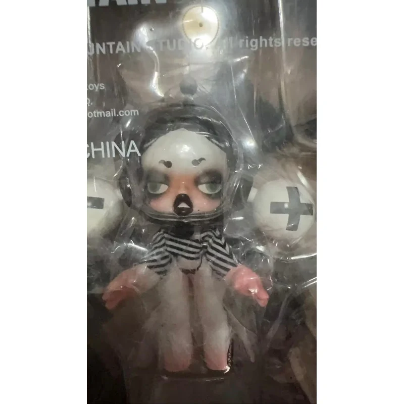 Skullpanda Dark Prisoner Limited Figurine - tumbierware