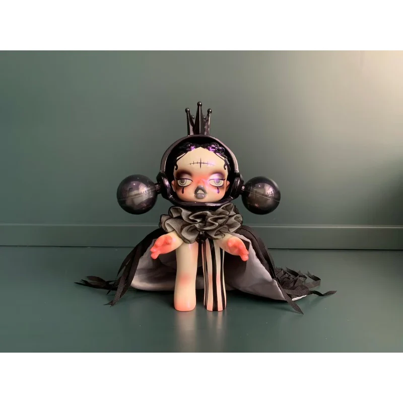 Skullpanda Black Queen Limited Figurine - tumbierware