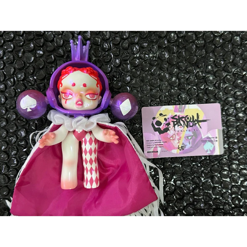 Skullpanda Red Queen Limited Figurine - tumbierware