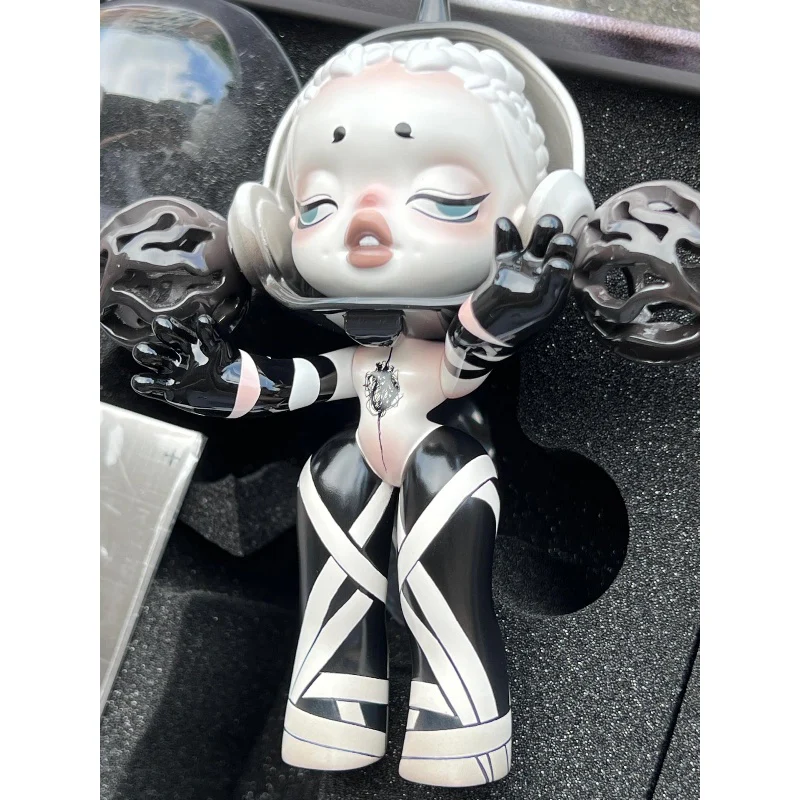 Skullpanda Shackle Limited Figure - tumbierware