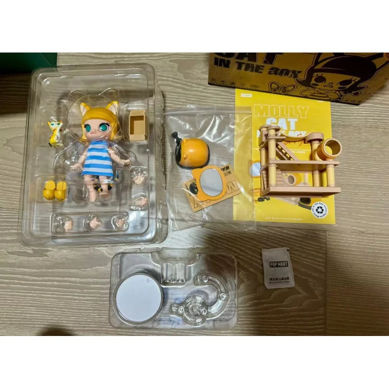 Molly Cat In The Box Action Figure - tumbierware
