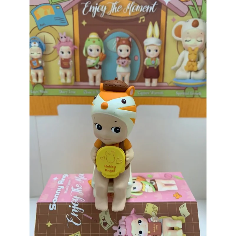 Sonny Angel Enjoy The Moment Series Secret Friendship Work With Robby Angel - tumbierware