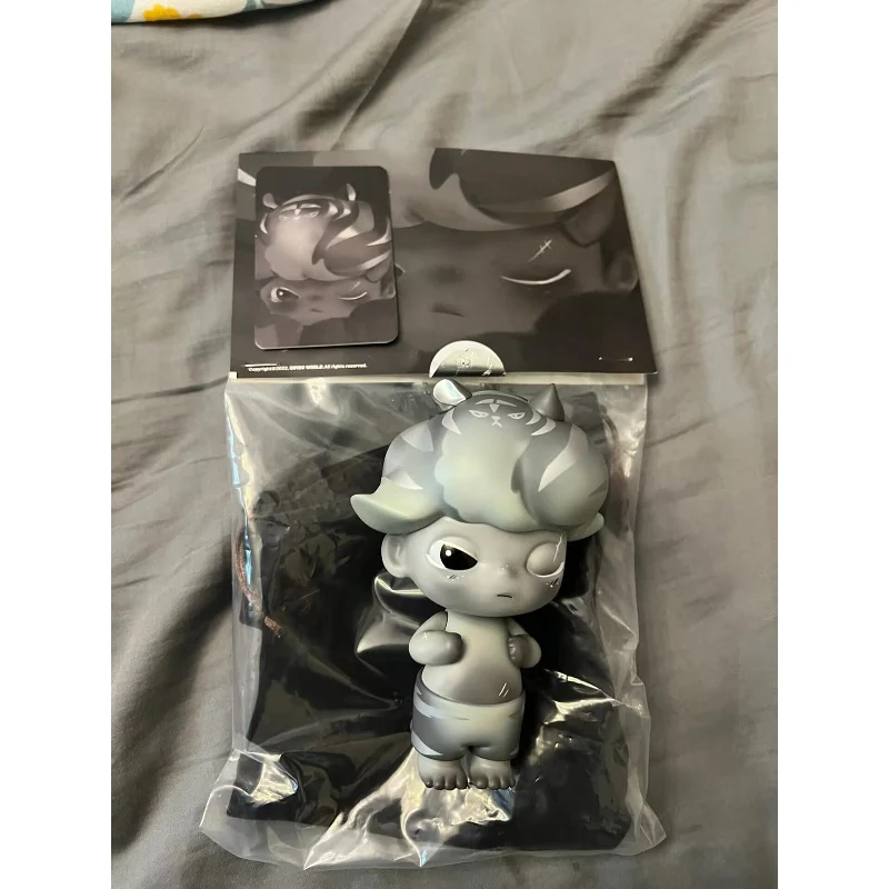 DIMOO Silver Tiger Limited Figure - tumbierware