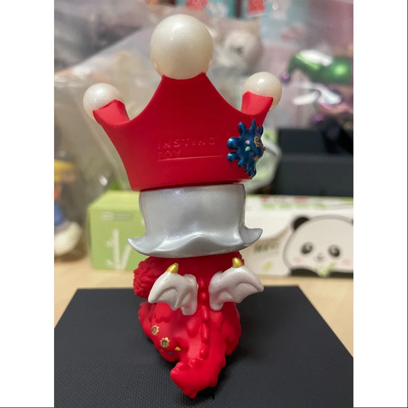 MOLLY X Instinctoy Mini Erosion Molly Christmas 2017 Limited Edition - tumbierware