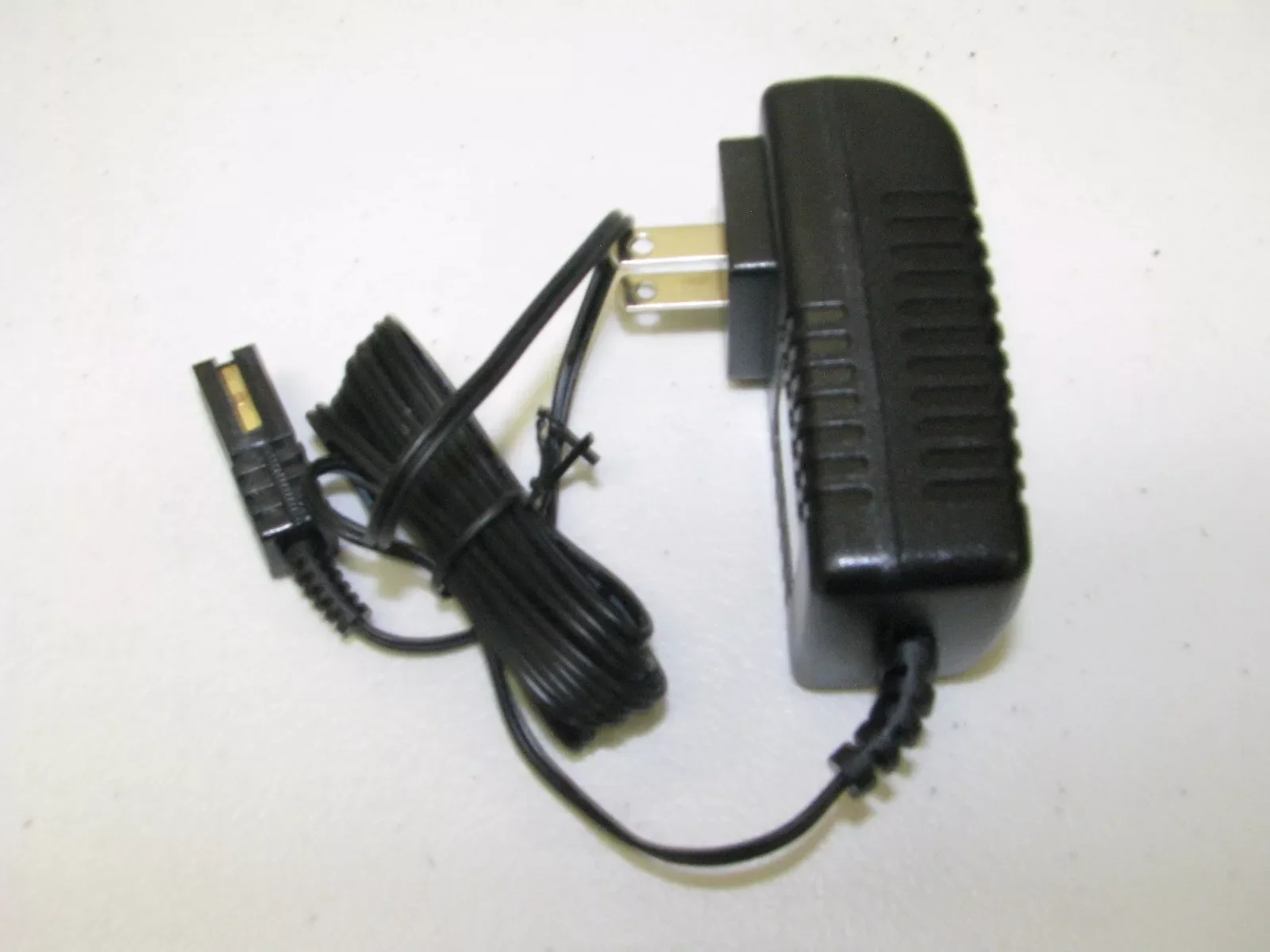 AC/DC Power Adapter Auto World - tumbierware