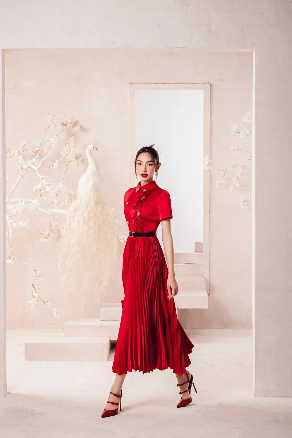Scarlet Folded Collar Dress - necksoother