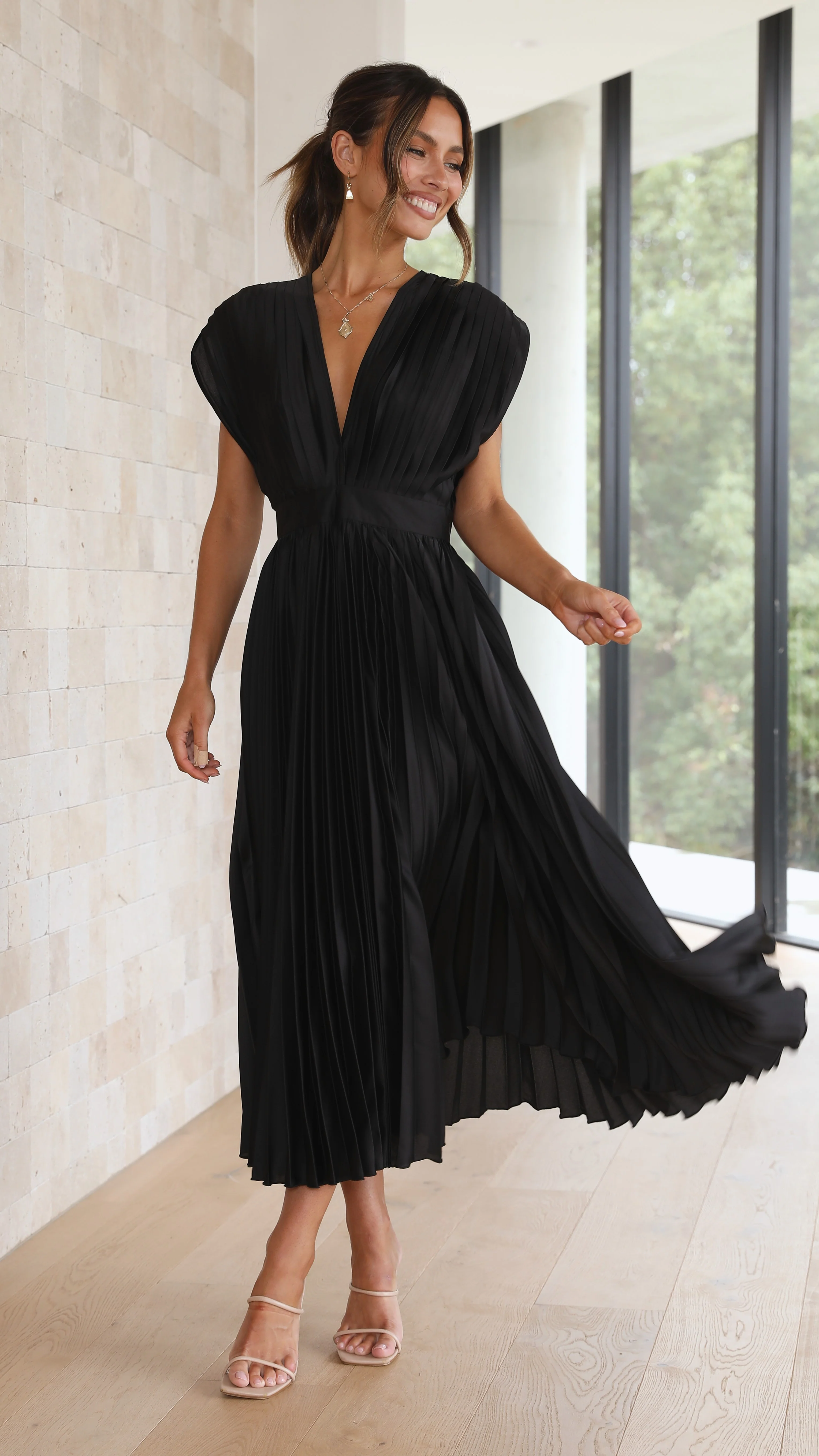 Gina Maxi Dress - Black - necksoother