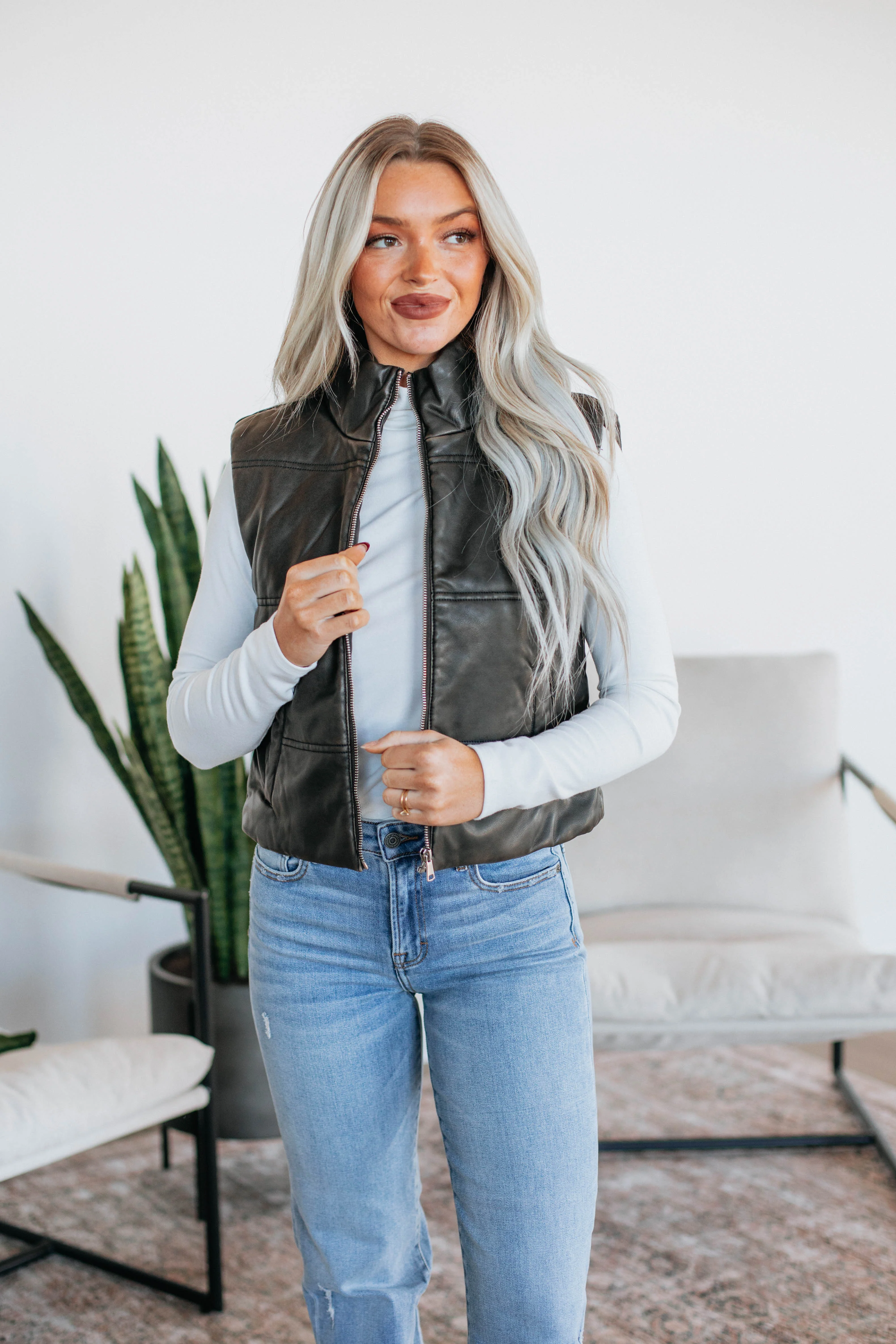 Jojo Puffer Vest - Charcoal - necksoother