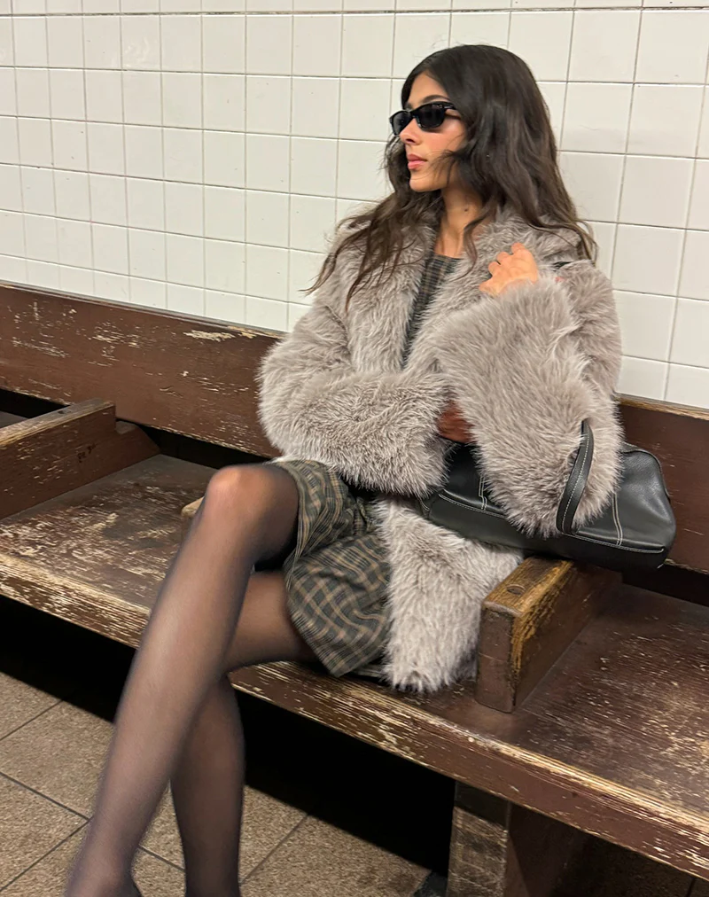 Lupita Jacket in Faux Fur Taupe - necksoother