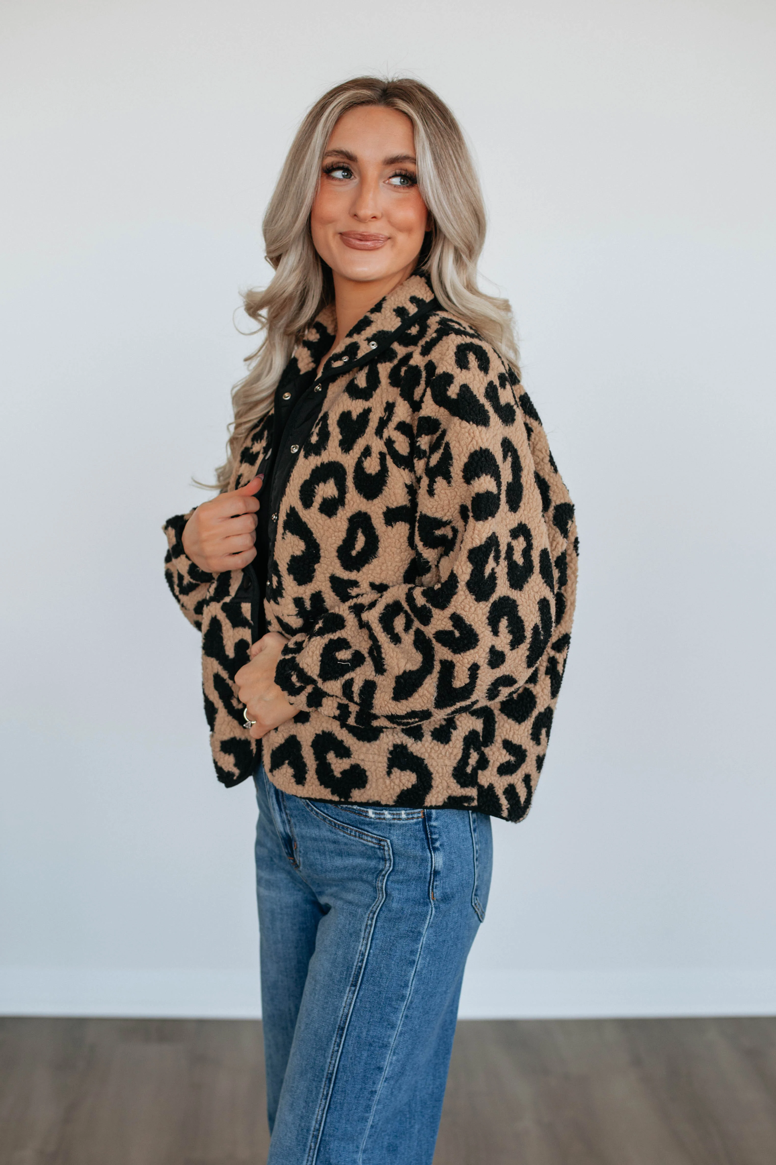 Leisha Sherpa Jacket - necksoother