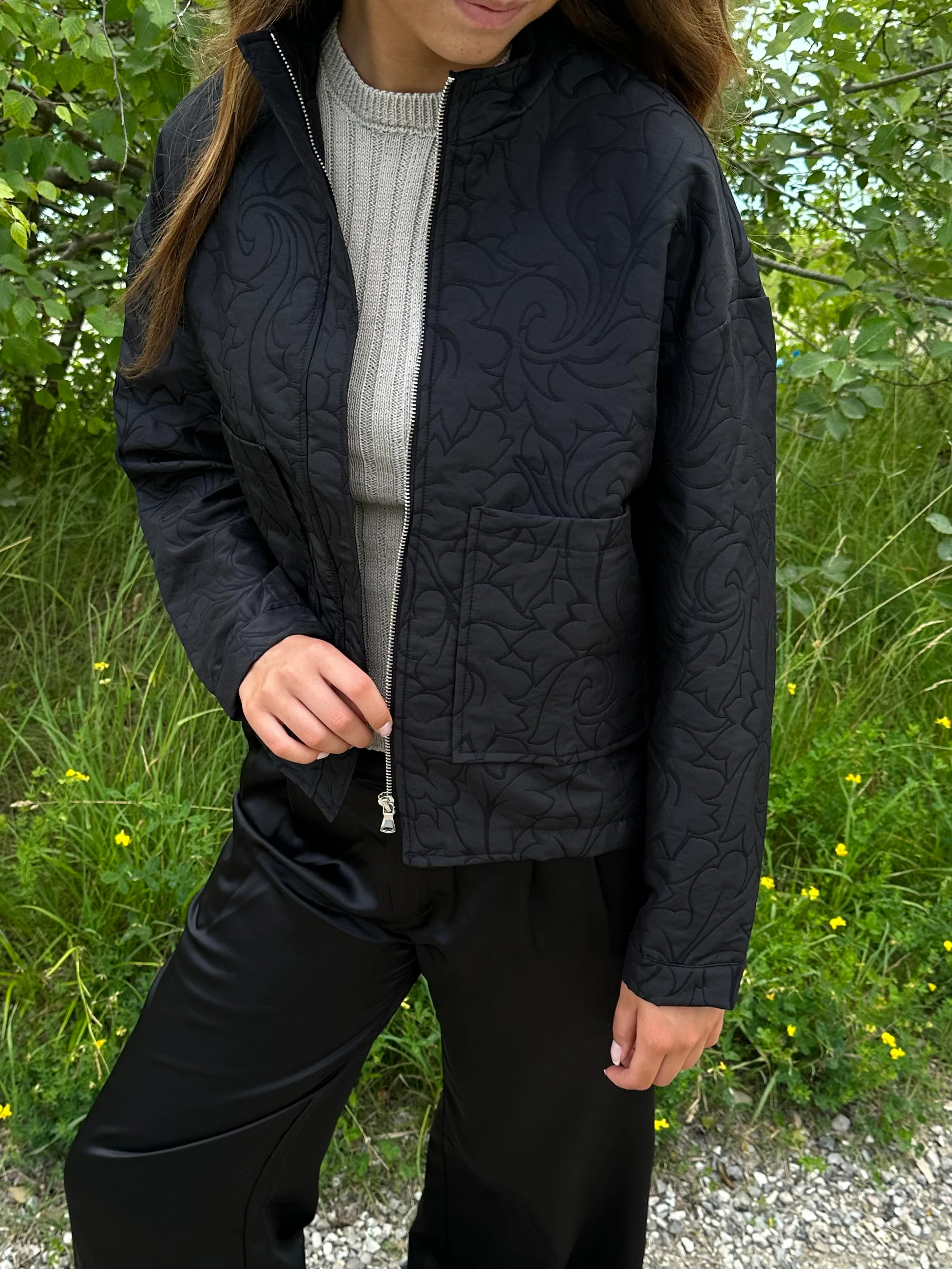 Saba jacket - Black - necksoother