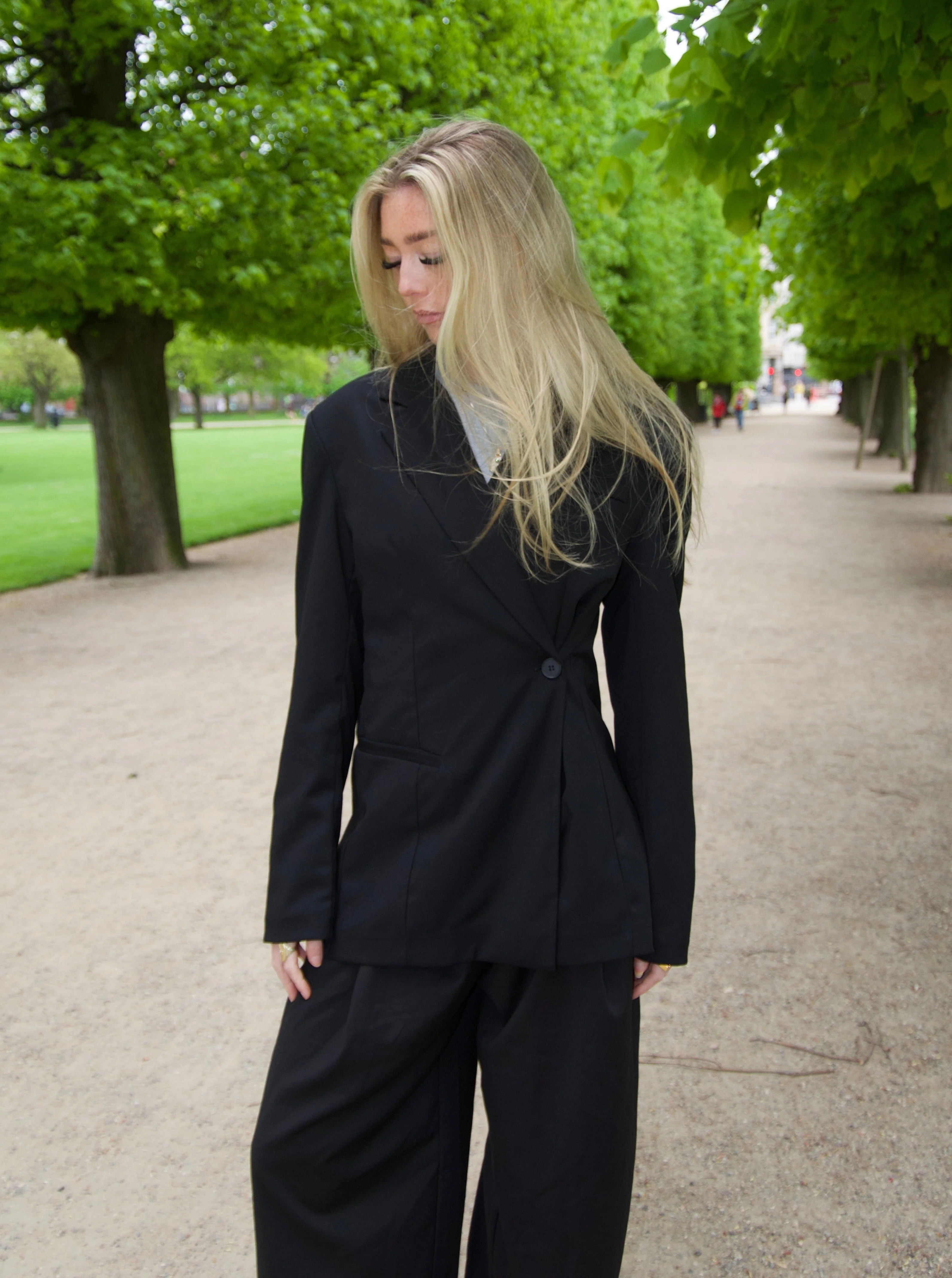 Hulda fitted blazer - Black - necksoother