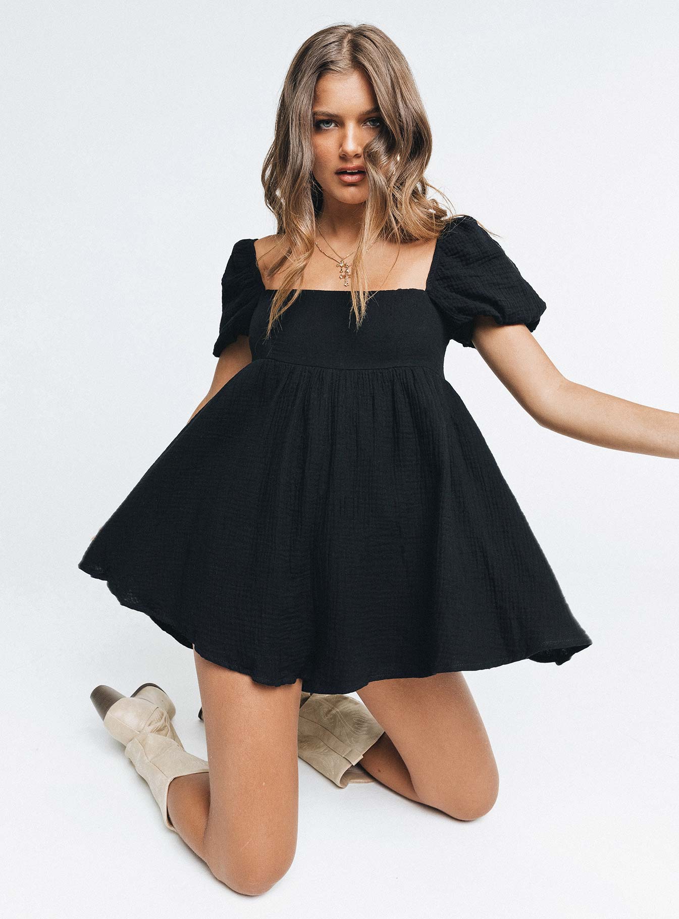 Lorna Romper Black - necksoother