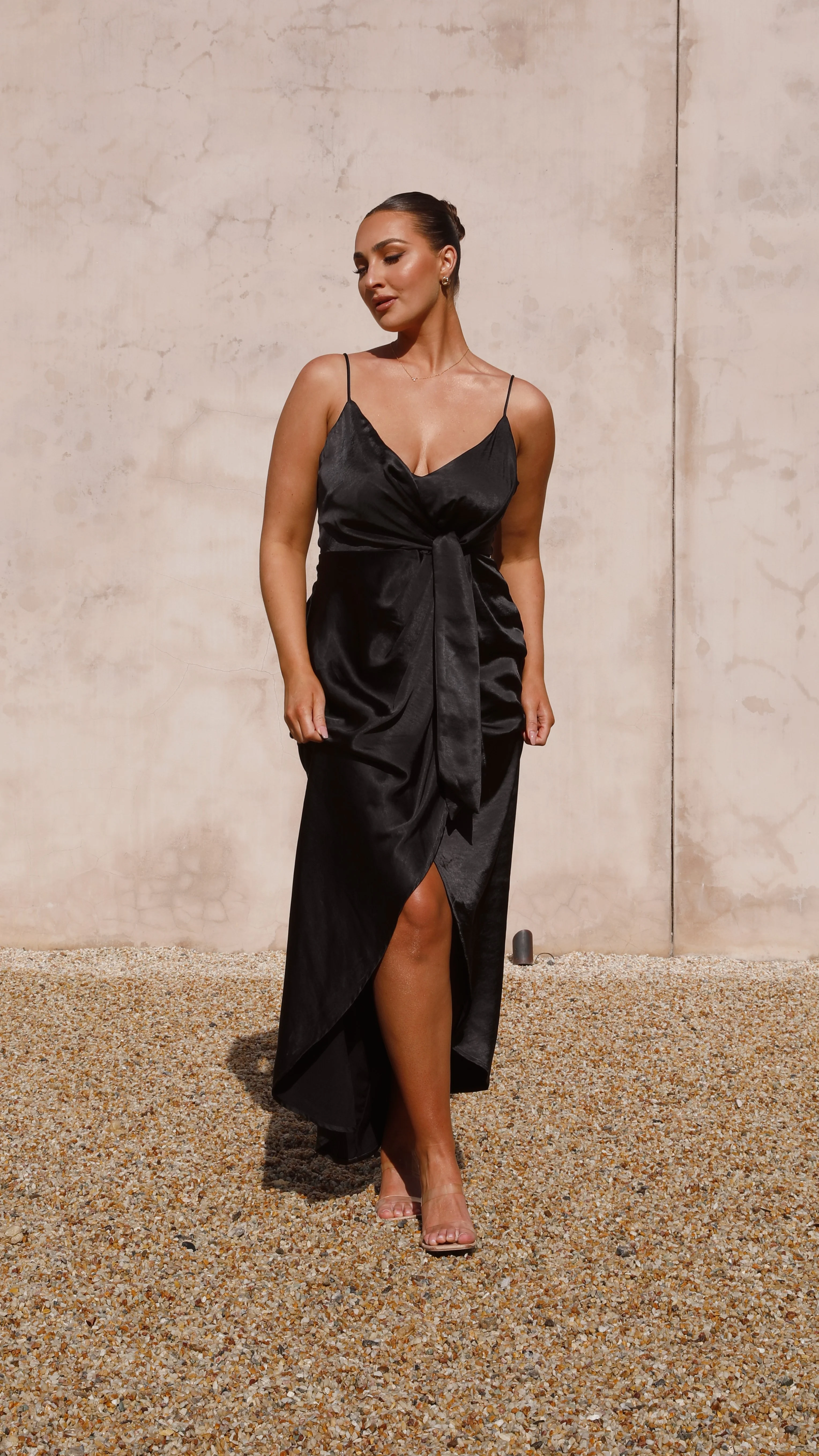 Tyra Maxi Dress - Black - necksoother