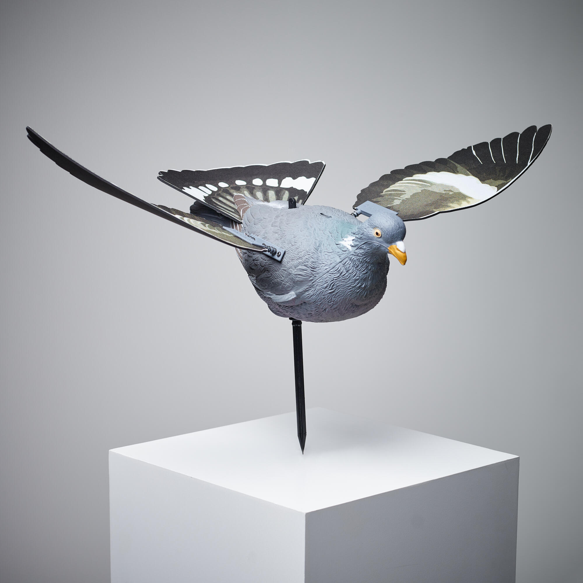 FLAPPING WING GAME BIRD DECOY 520