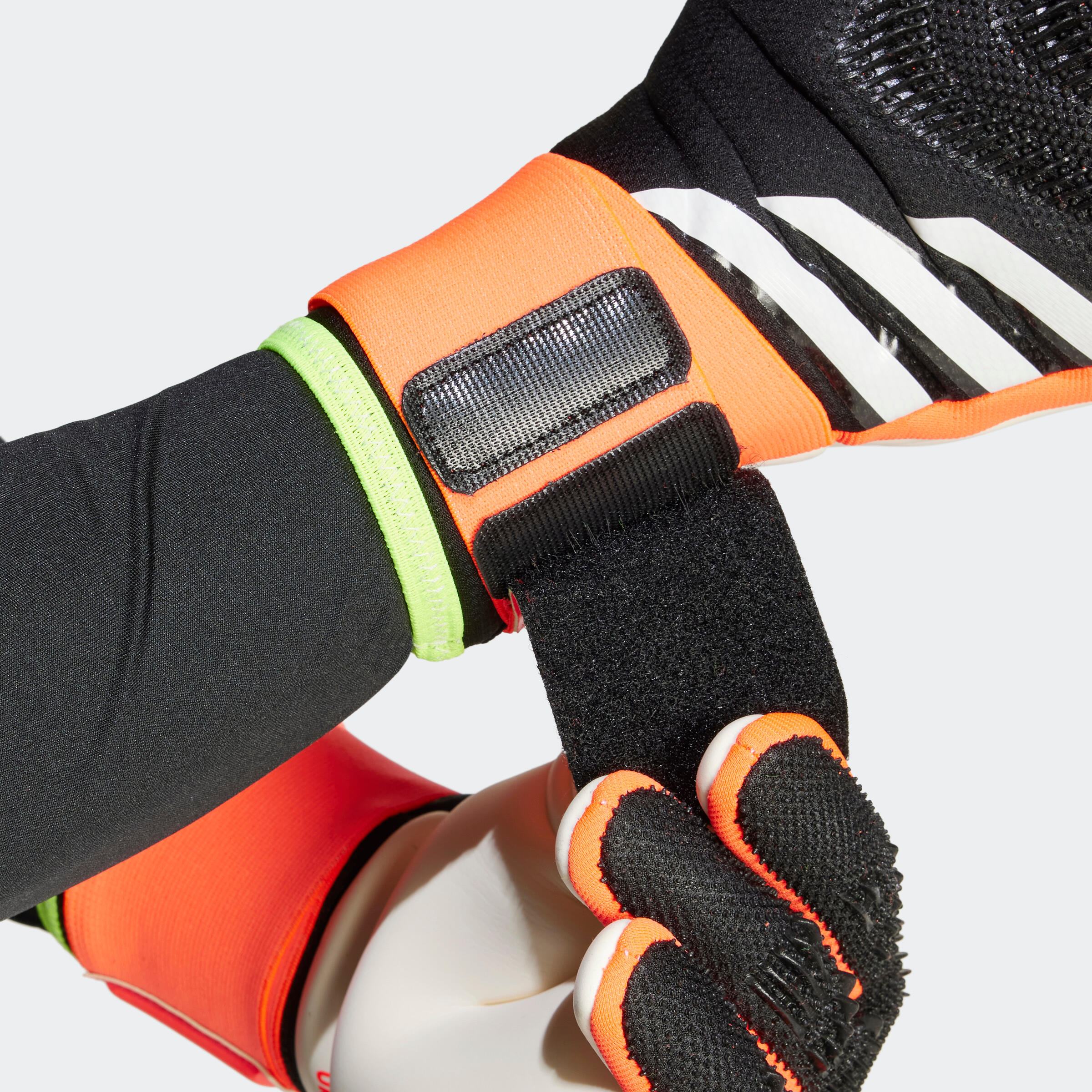 Adult Football Goalkeeper Gloves Predator Competition