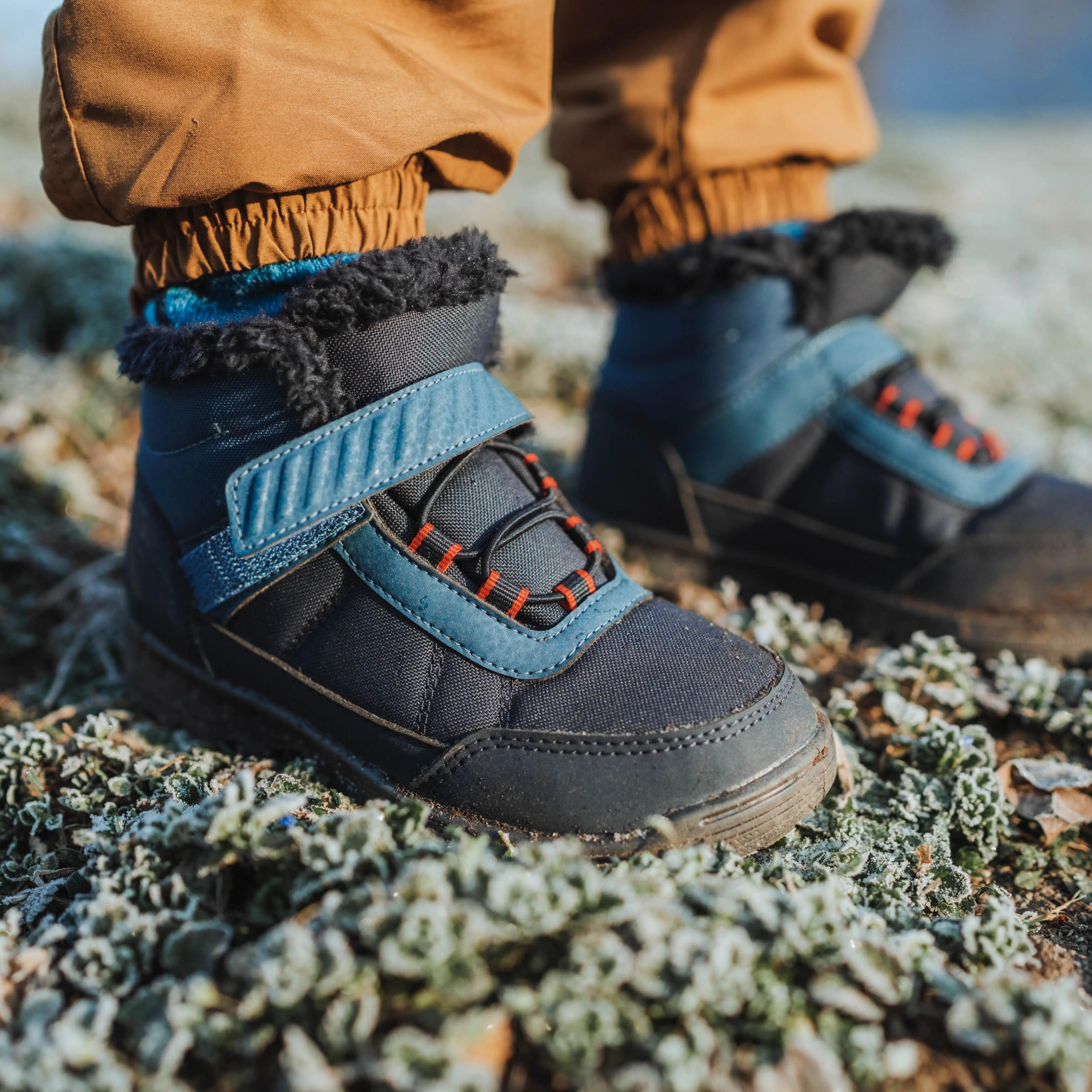 KIDS’ WARM WATERPROOF HIKING BOOTS - SH100 hook and loop strap - Size 24–34