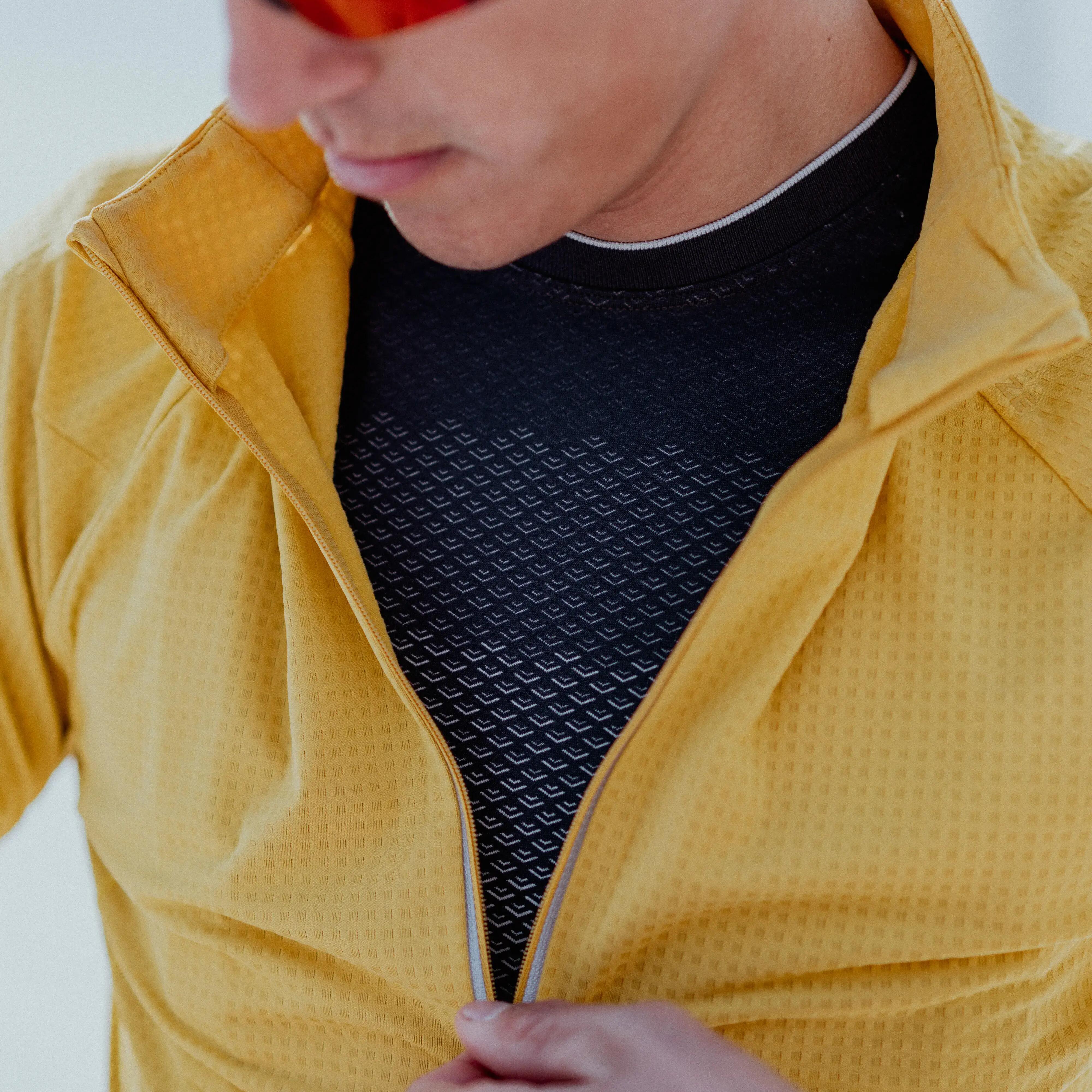 MEN'S 500 CROSS-COUNTRY SKIING T-SHIRT - OCHRE