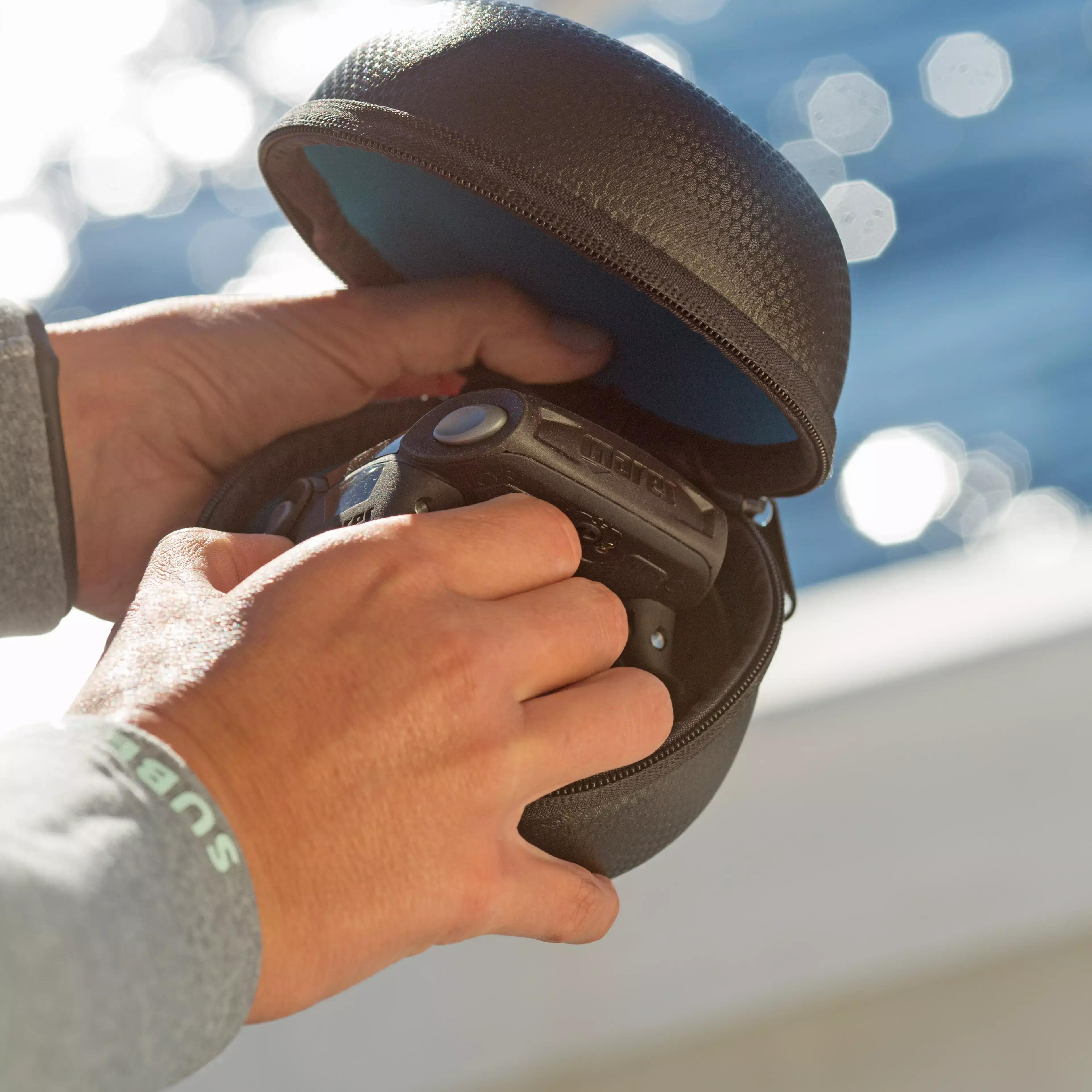 SCD semi-rigid bag for diving computers