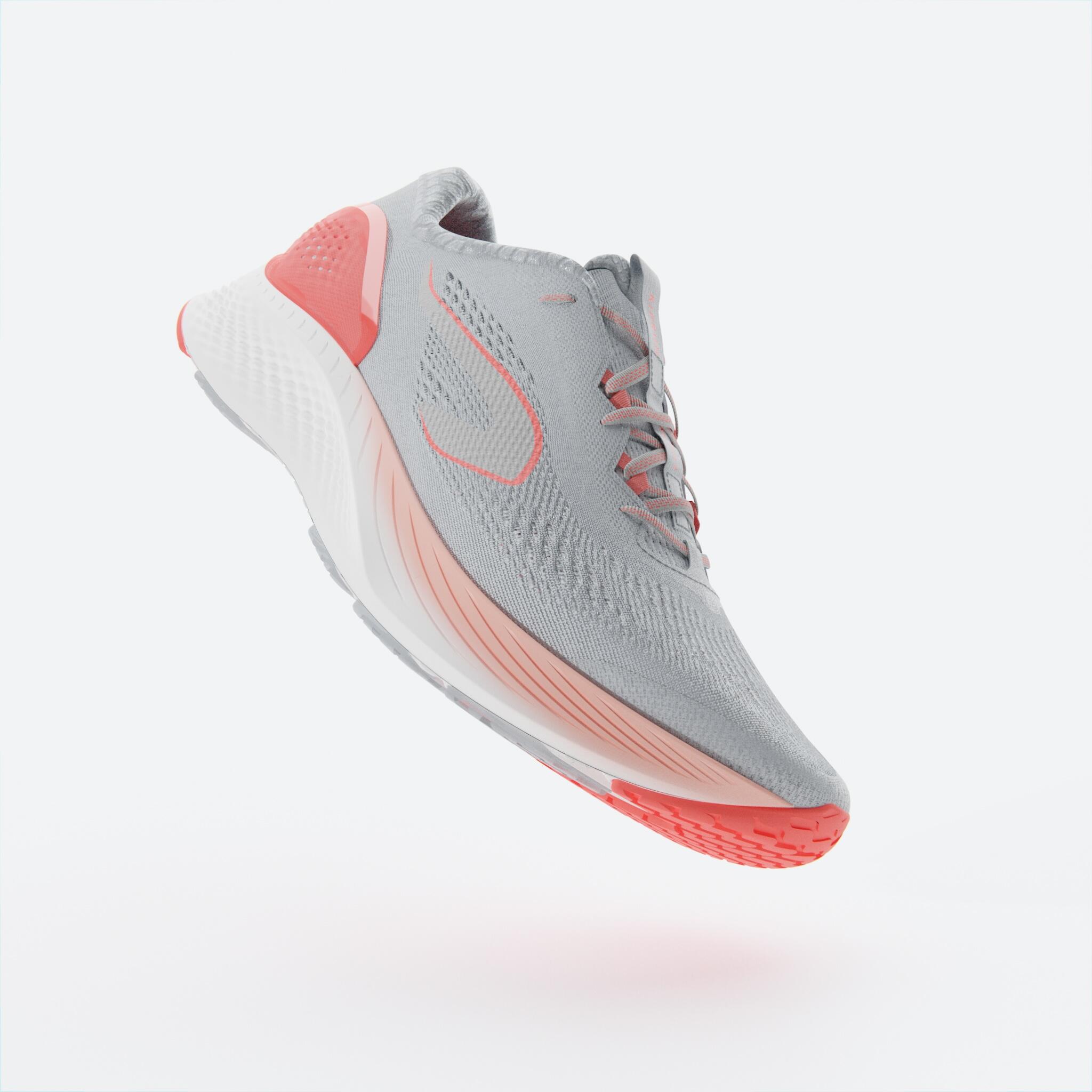 WOMEN'S KIPRUN KS 500 2 RUNNING SHOES - GREY AND CORAL