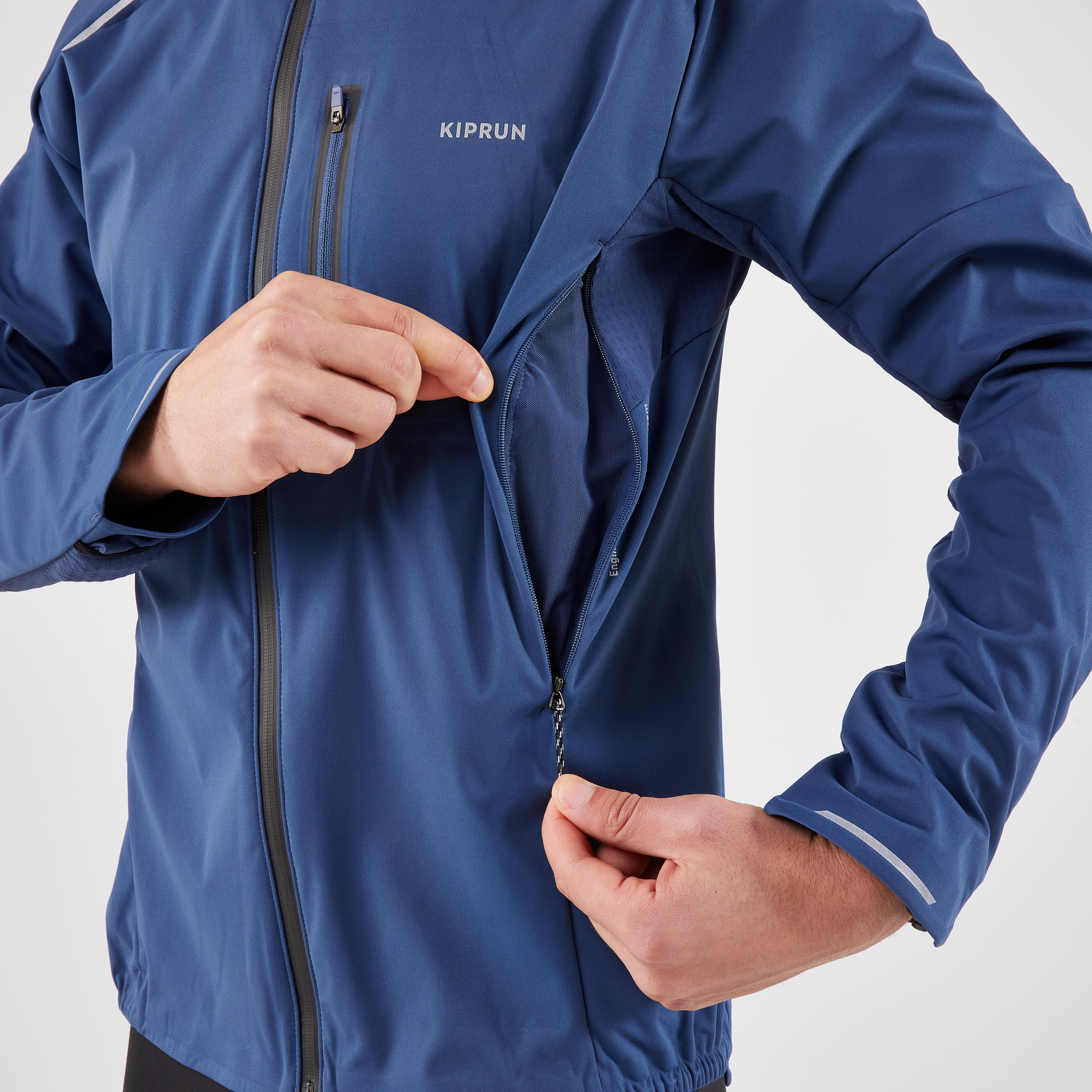 MEN'S KIPRUN RUN 900 WARM AND REGUL RUNNING JACKET - BLUE
