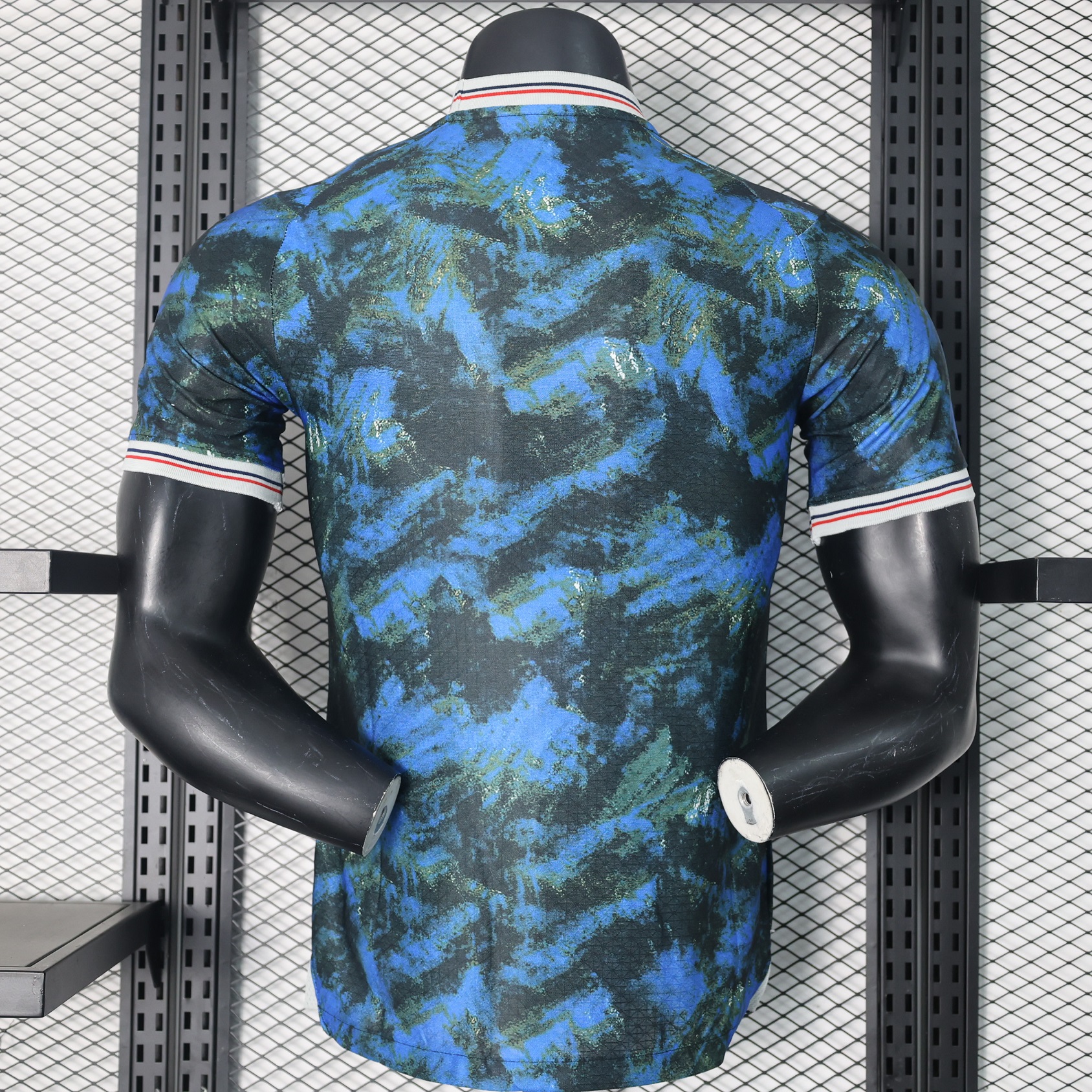 24 25 players away from marseille