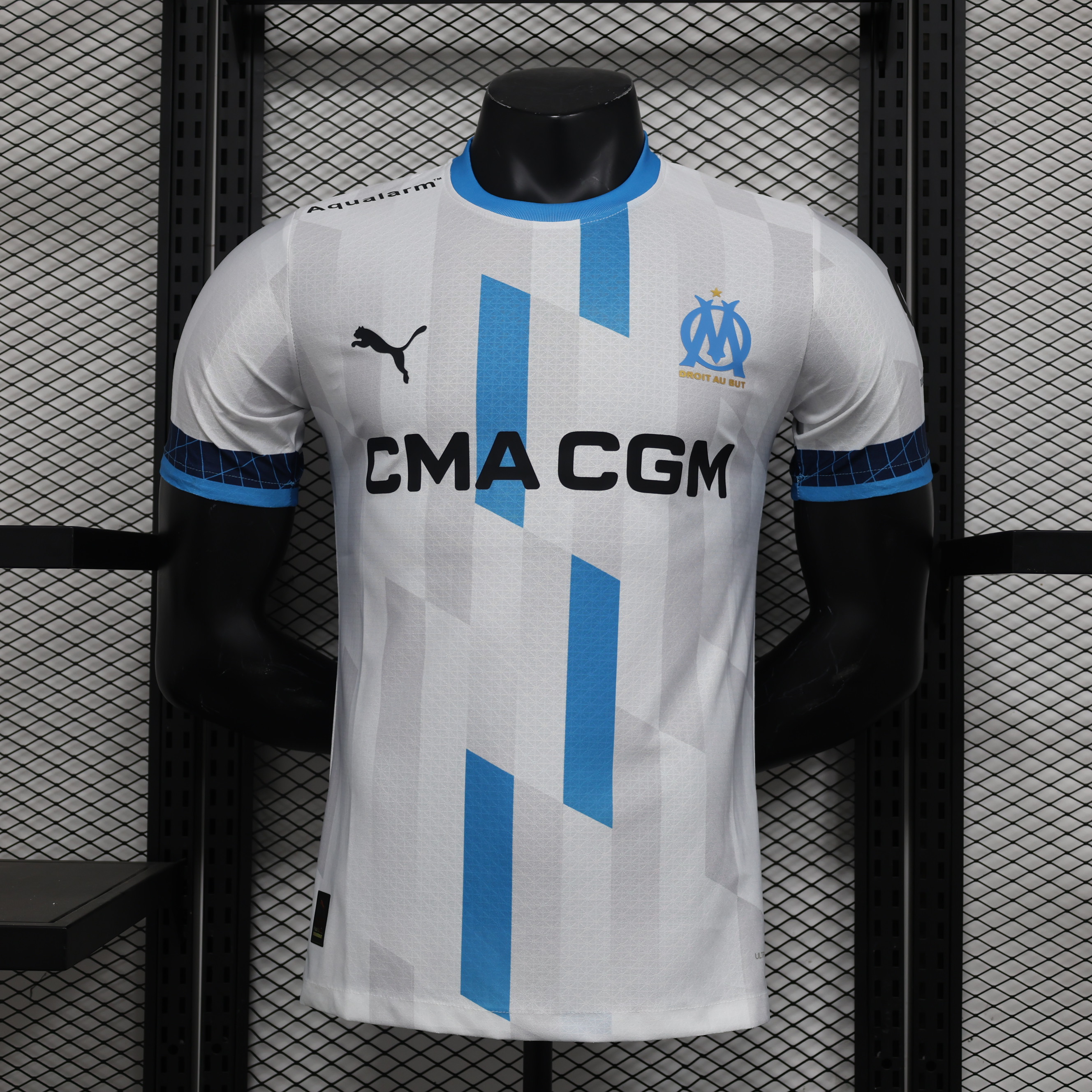 24 /25 players at marseille home