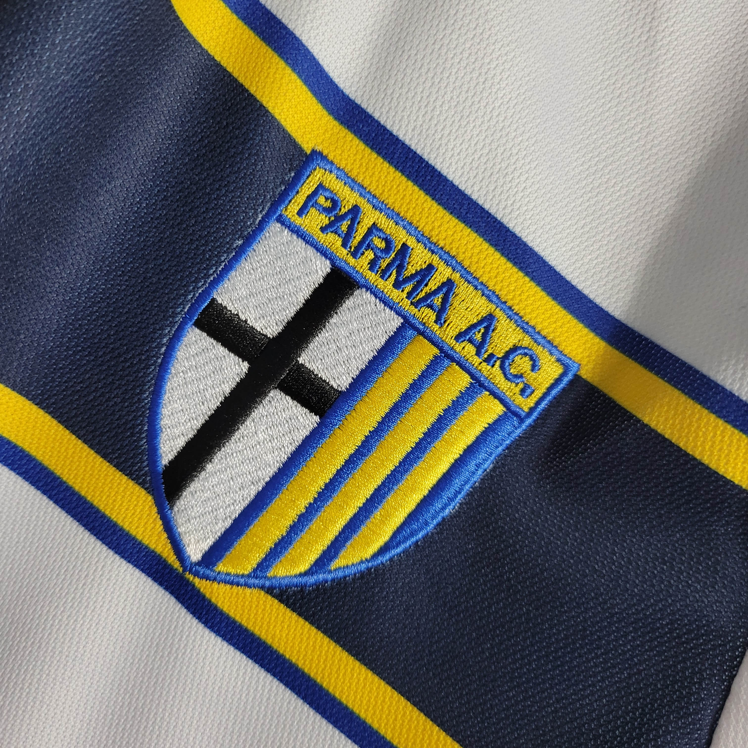 Retro 02/03 Parma away S-XXL