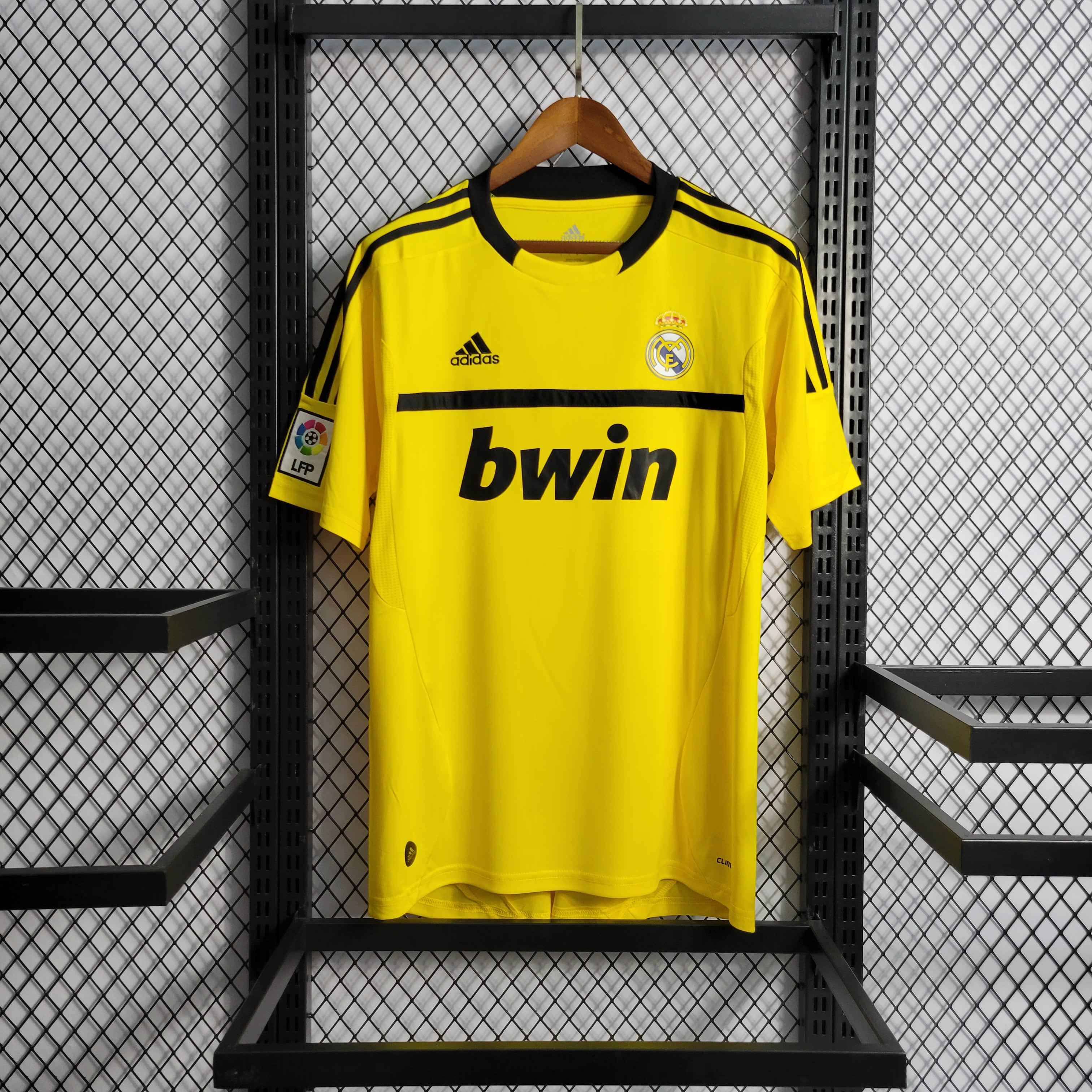 Retro 2011/12 Real Madrid Yellow Goalkeeper
