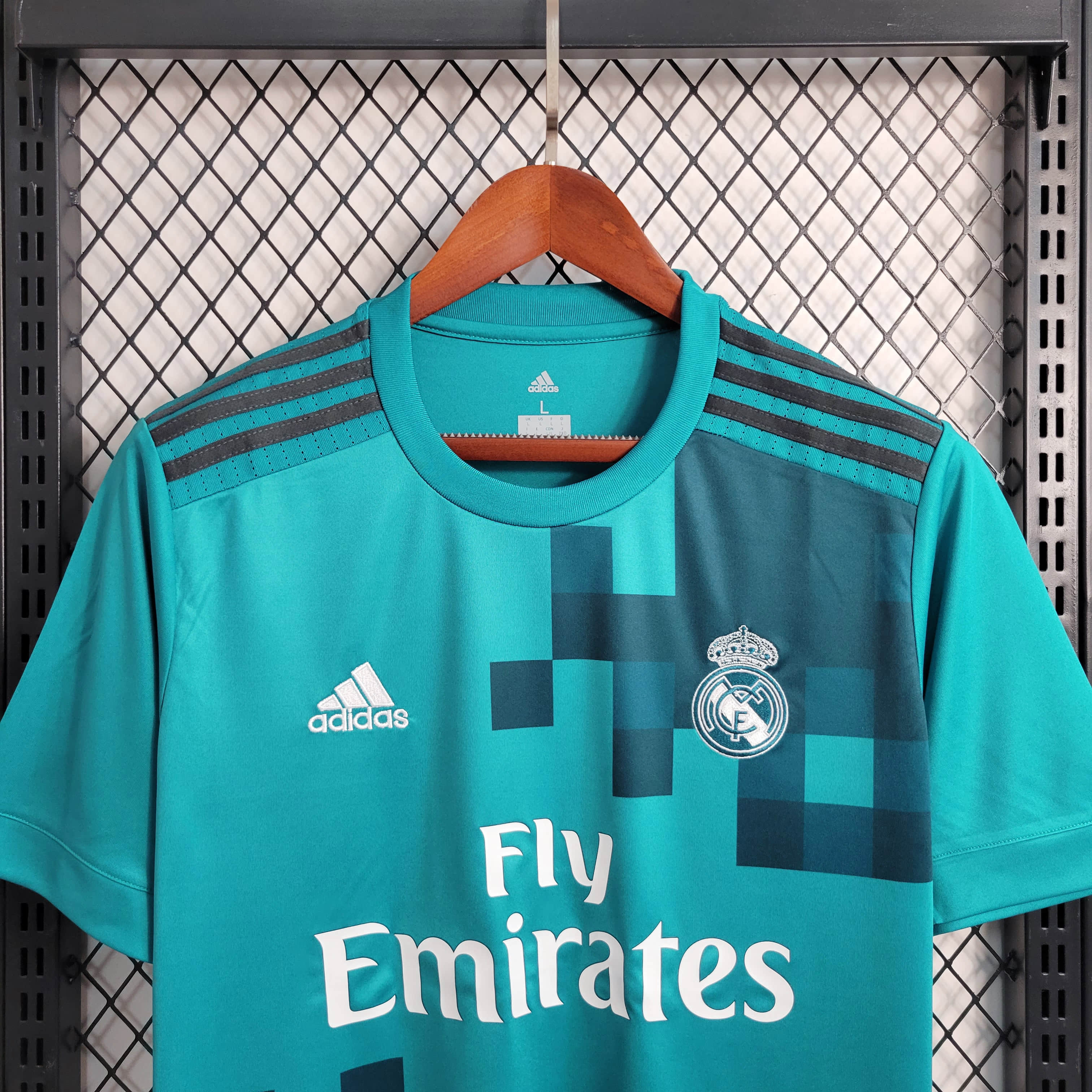 Retro 17/18 Real Madrid Second Passenger
