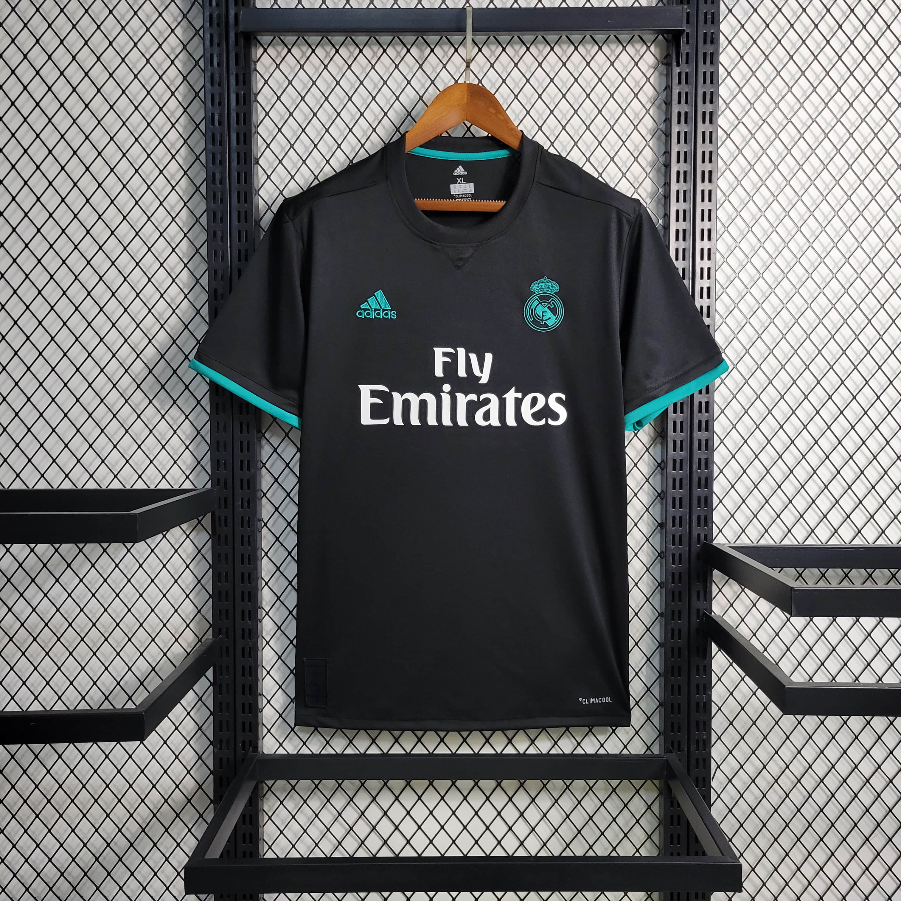 Retro 17/18 Real Madrid Away