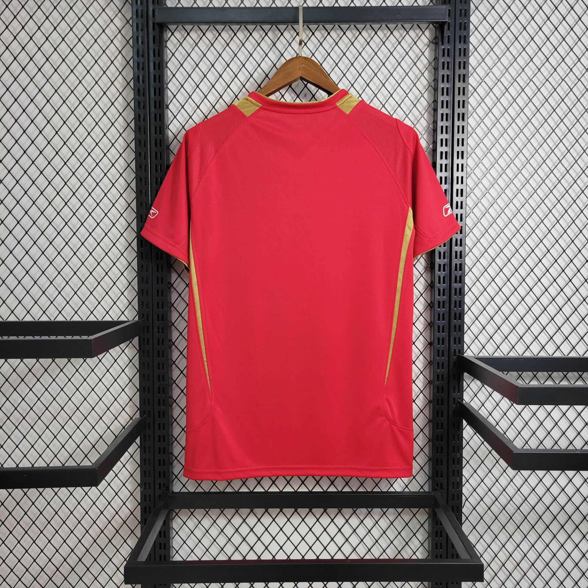 05/06 Retro Liverpool Home Jersey