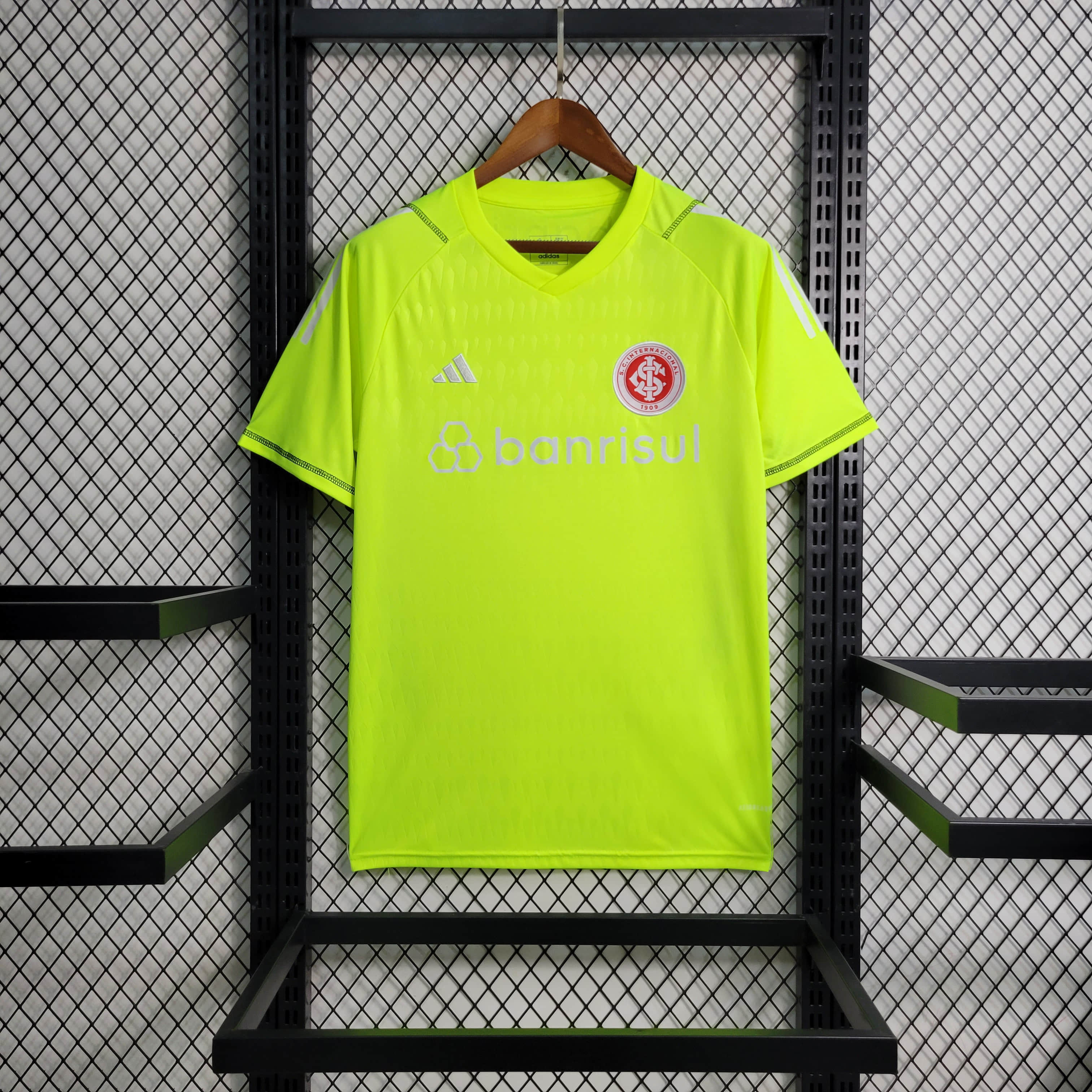 23/24 Internacional Goalkeeper Fluorescent Green Size S-XXL