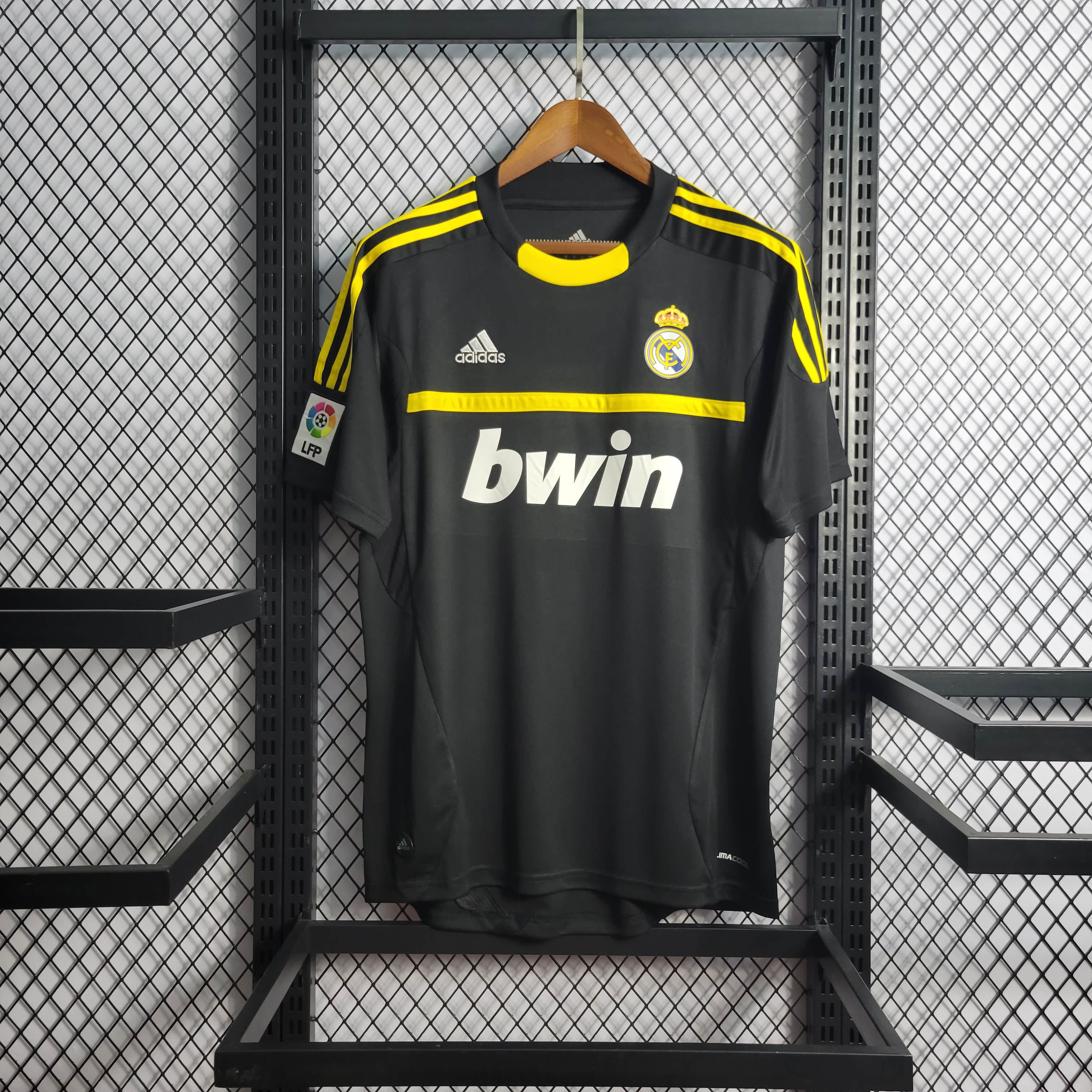 Retro 2011/12 Real Madrid Yellow Goalkeeper