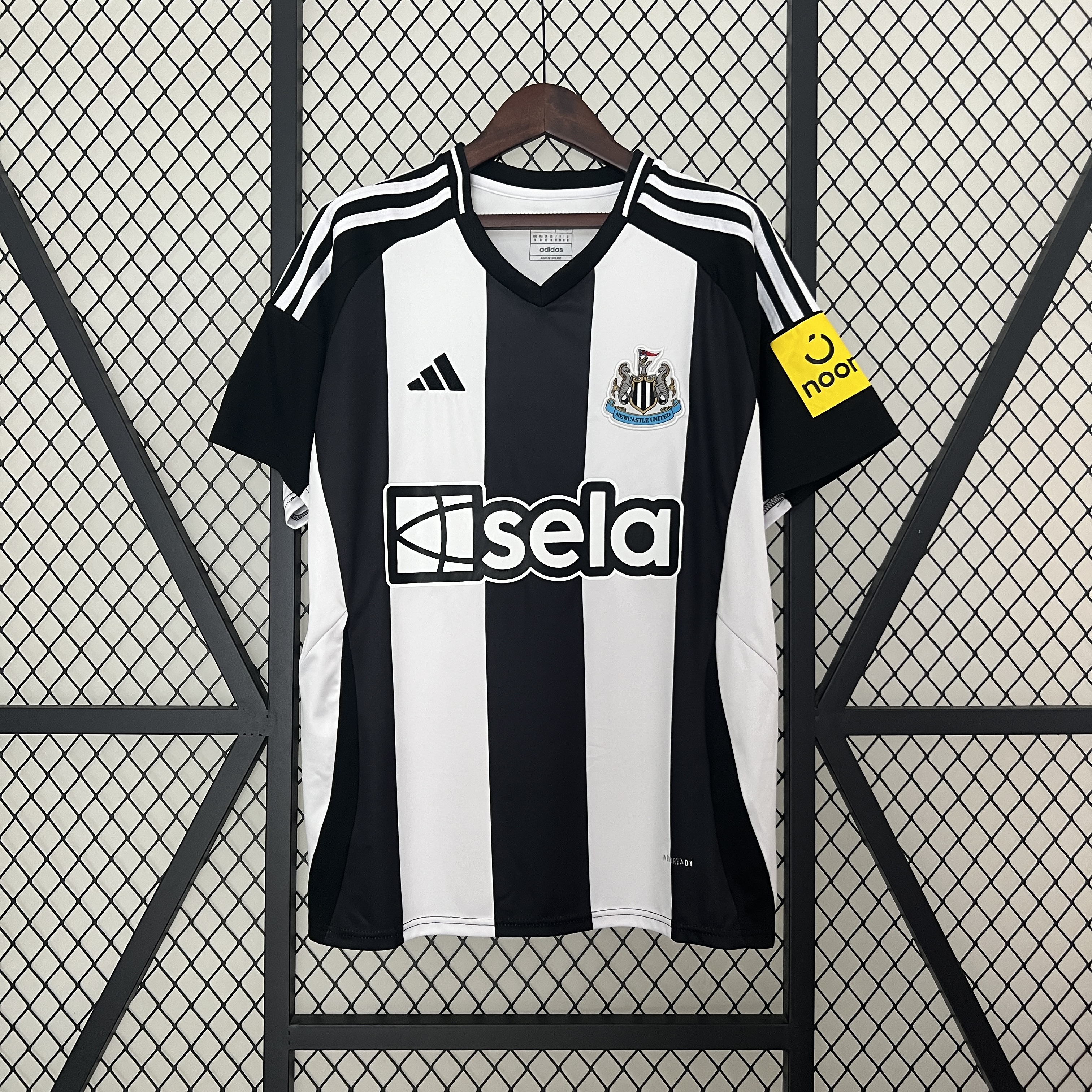 24/25 Newcastle United Home Jersey