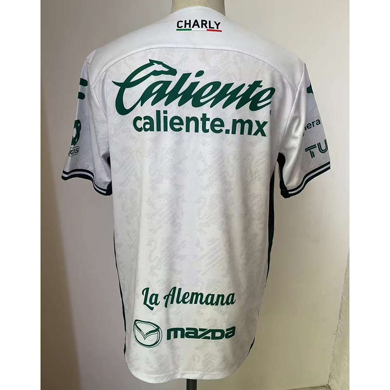 24-25 León away jersey